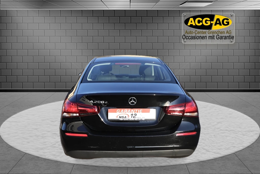 MERCEDES-BENZ A 200 d 8G-DCT ** Gr-Navi ** RF-Kamera ** Sitzheizung ** Frisch Ab MFK & Service ** 4-Türe Sedan **-image-4