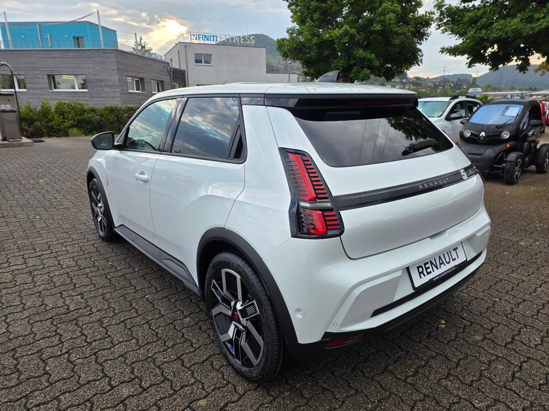 RENAULT R5 E-Tech Comfort Range techno-image-2