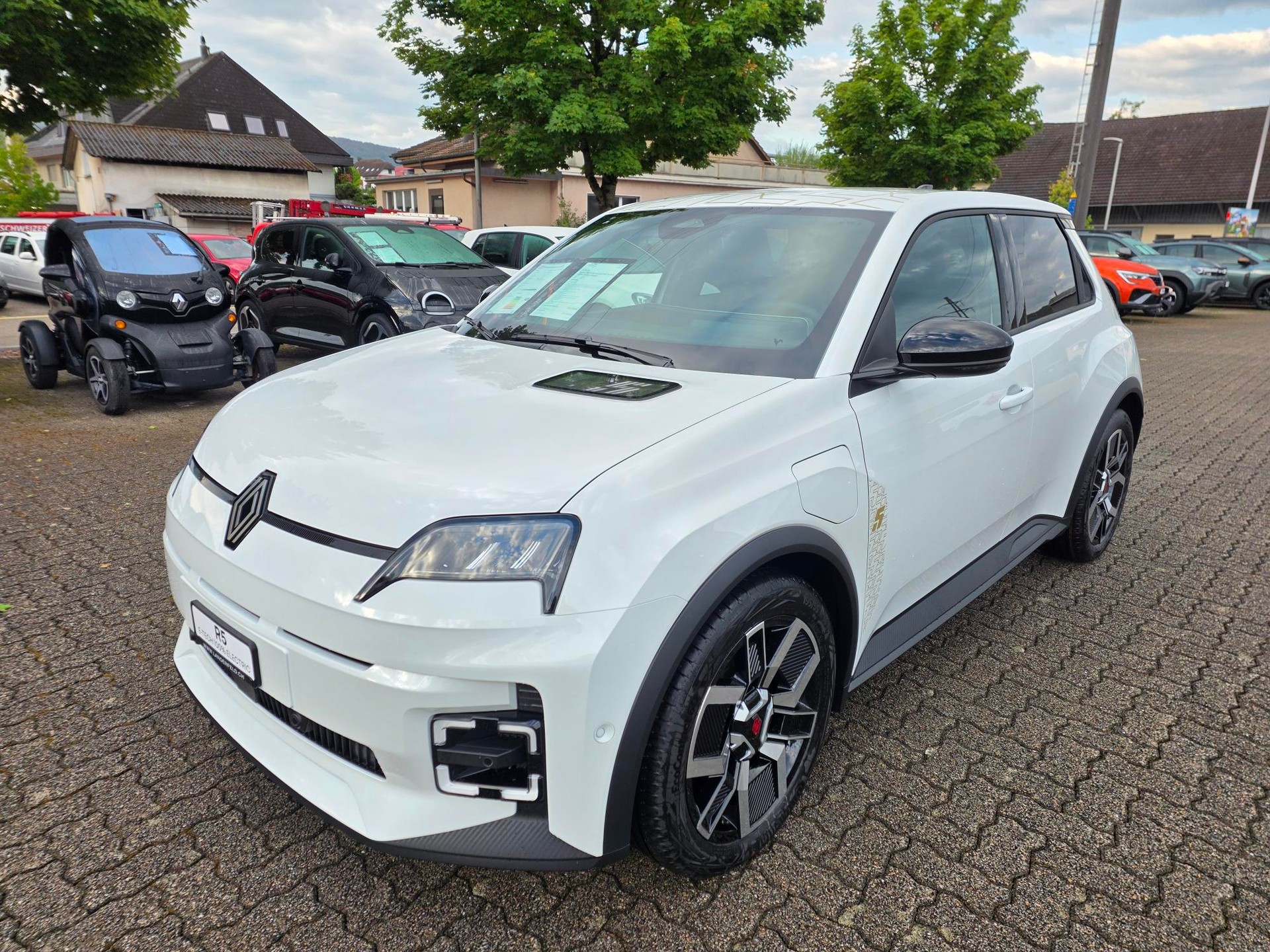 RENAULT R5 E-Tech Comfort Range techno-image-0