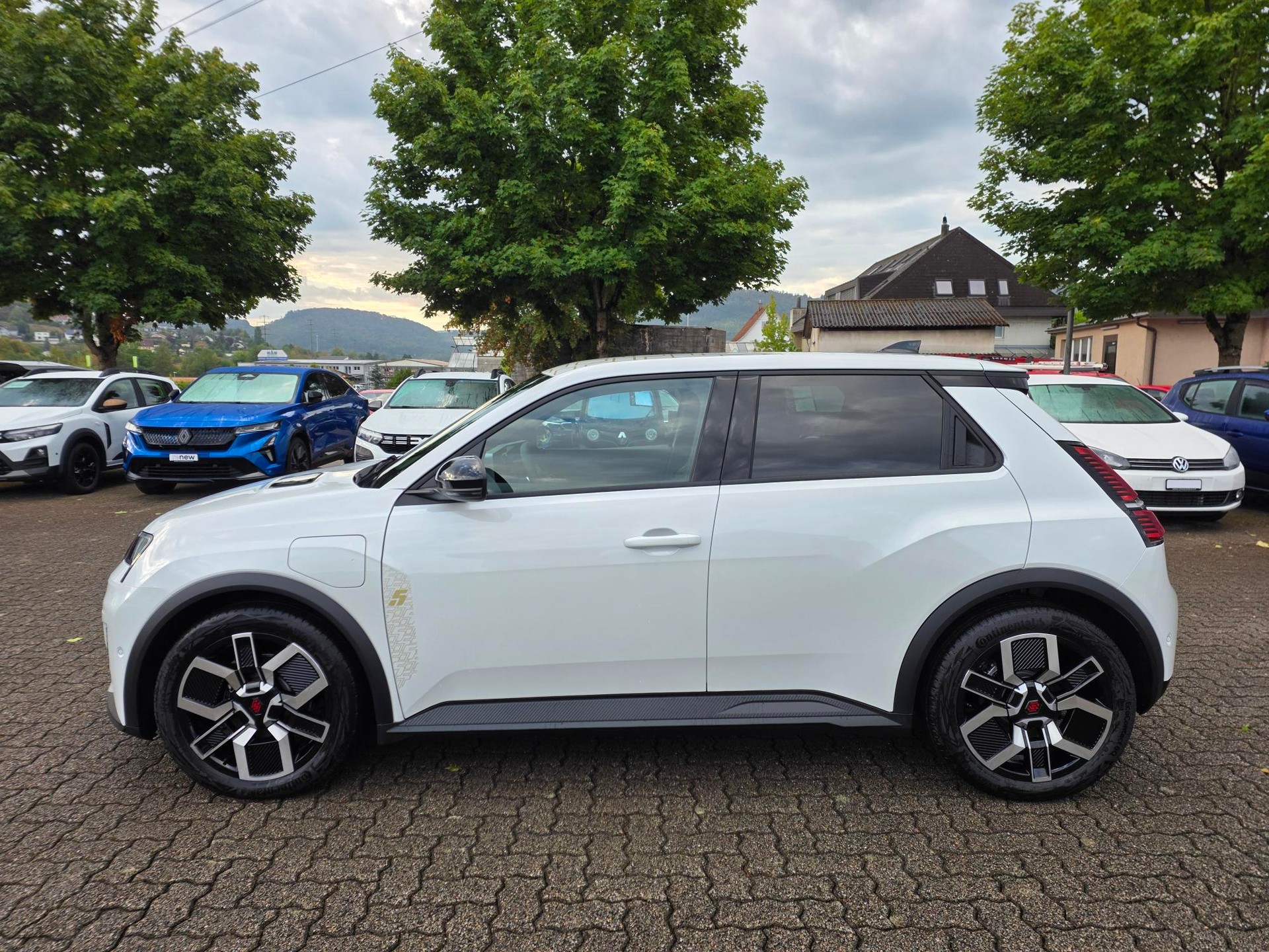 RENAULT R5 E-Tech Comfort Range techno-image-1