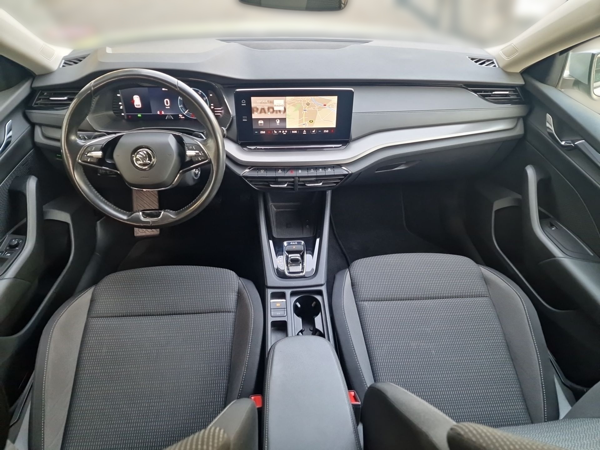 SKODA Octavia Combi 2.0 TDI DSG Ambition 4x4-image-9