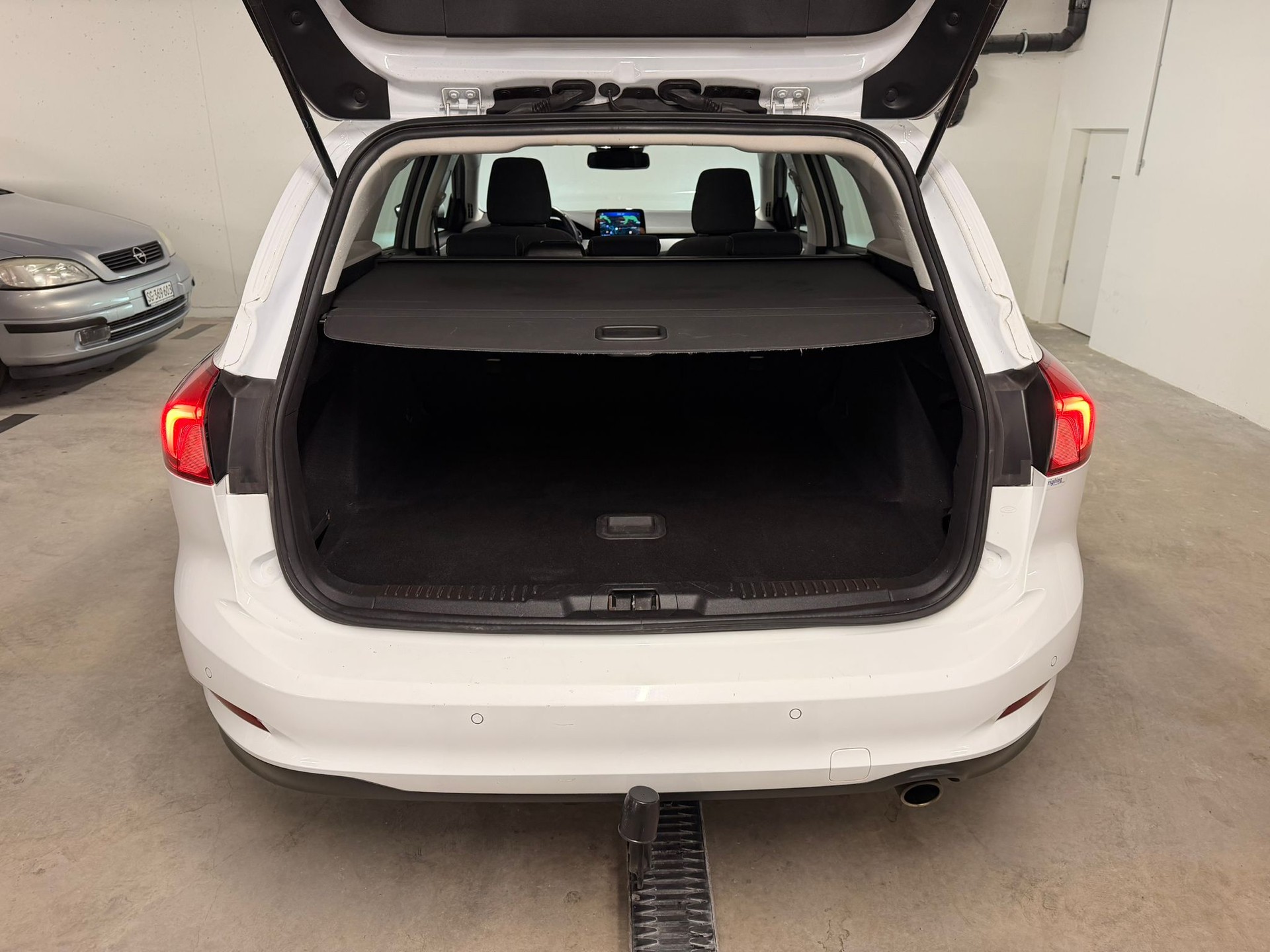 FORD Focus 1.5 SCTi Trend+ Automatic-image-8