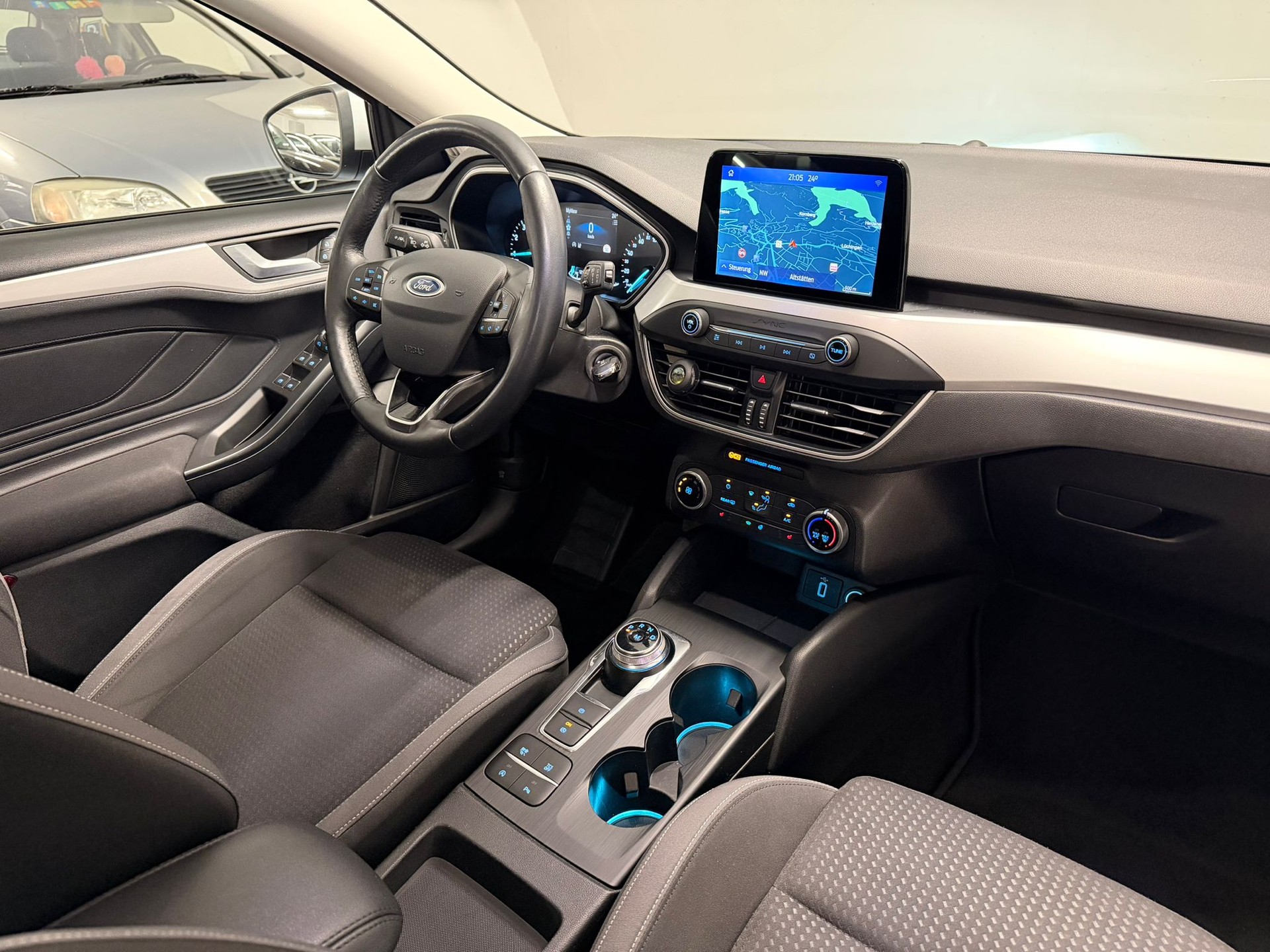 FORD Focus 1.5 SCTi Trend+ Automatic-image-14
