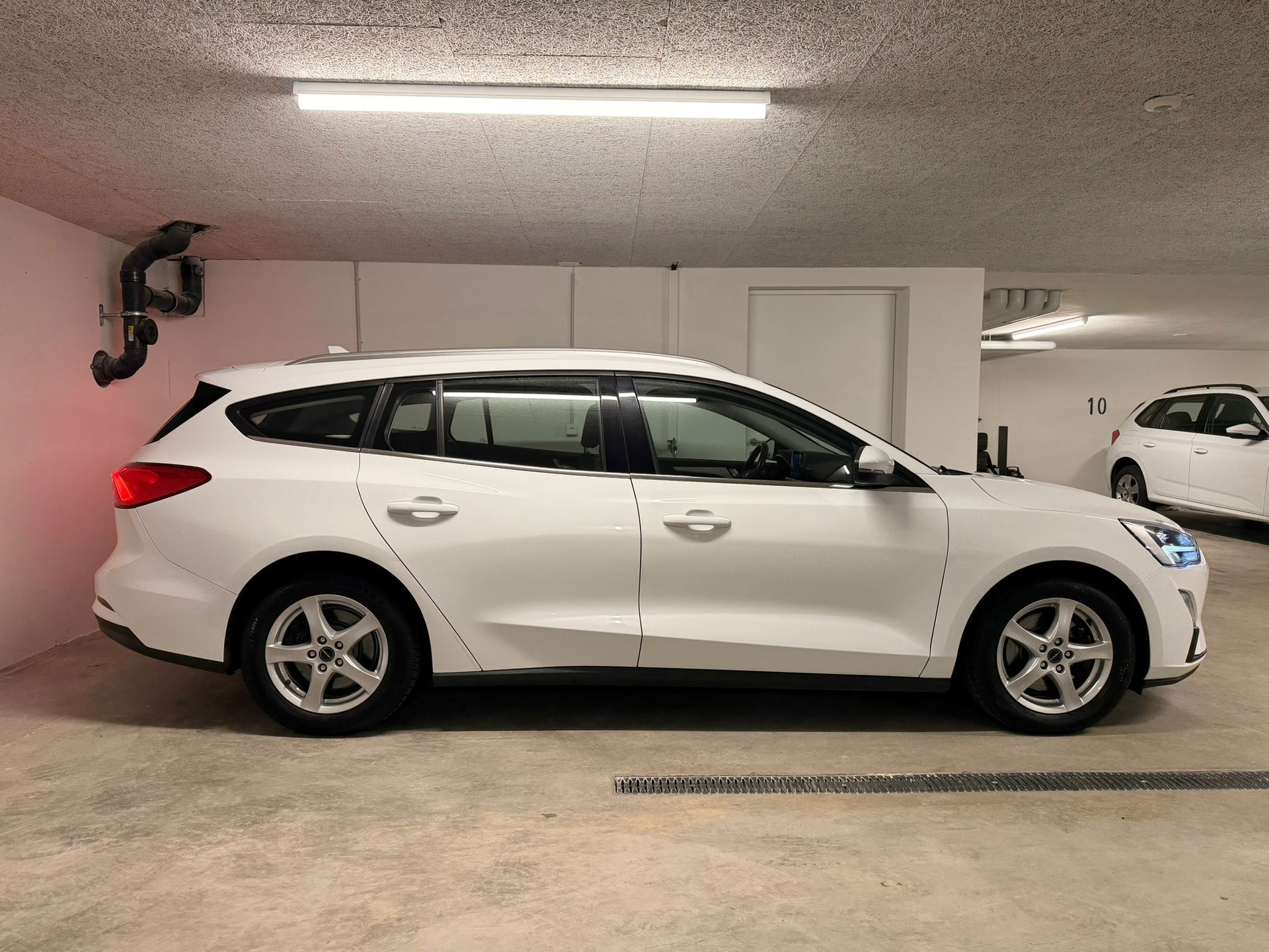 FORD Focus 1.5 SCTi Trend+ Automatic-image-7