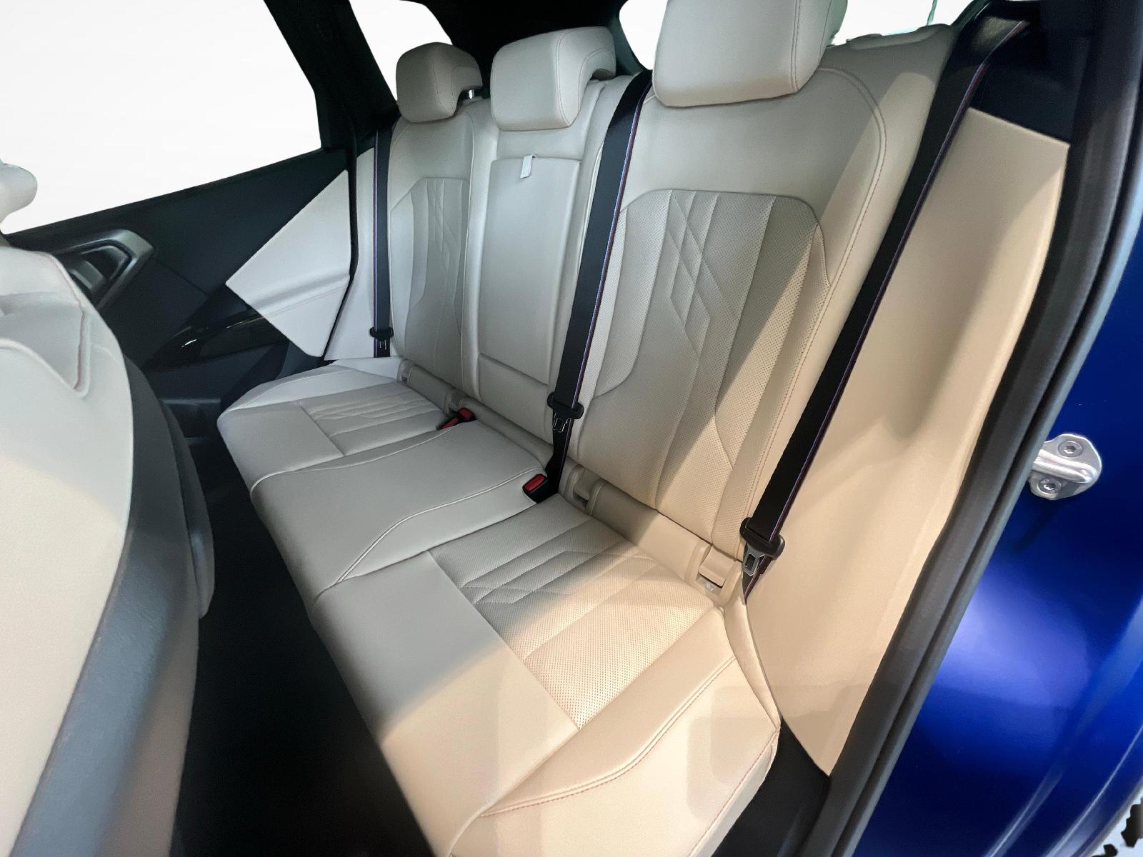 BMW X3 M50i-image-9