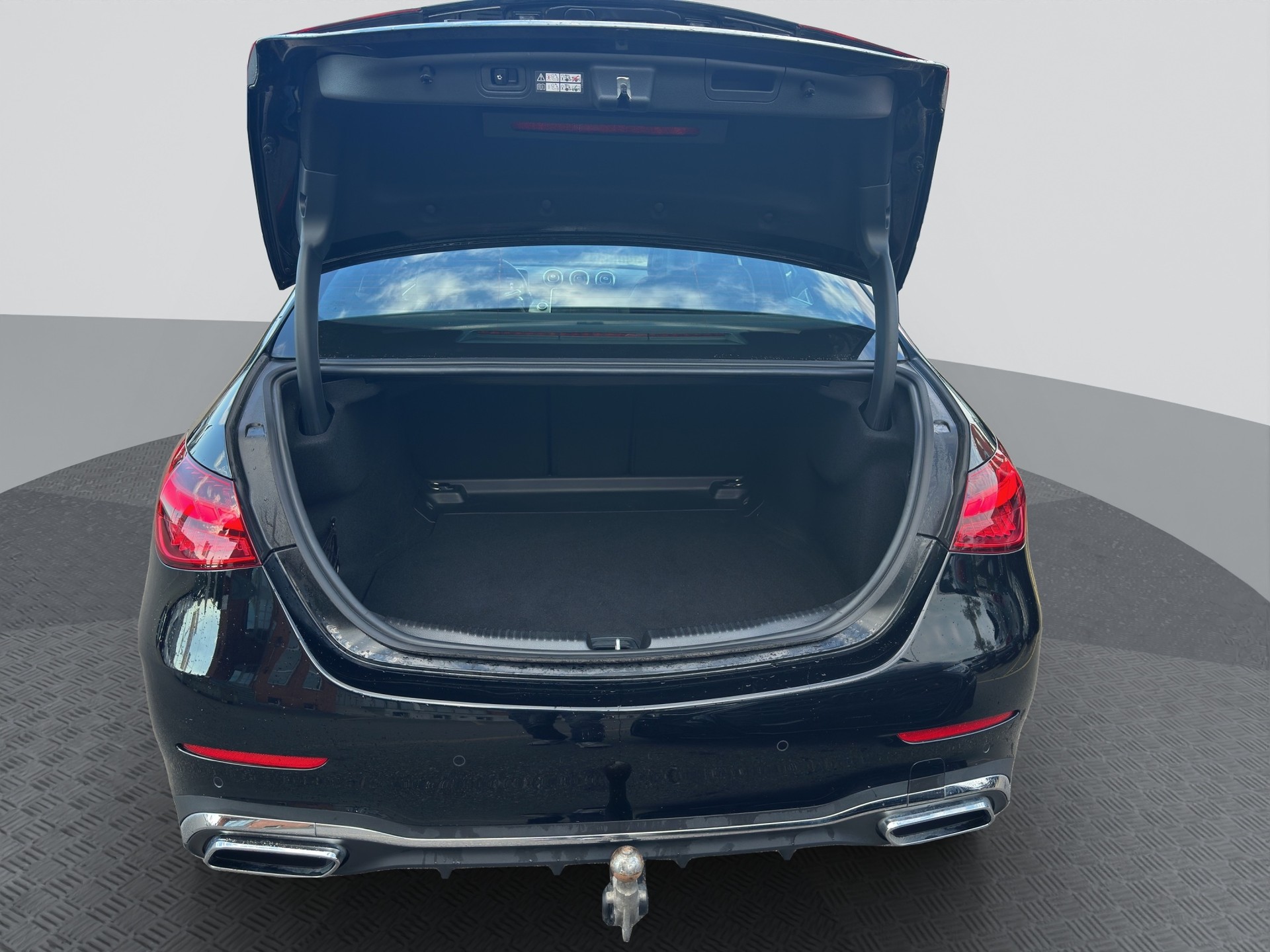 MERCEDES-BENZ C 300 d AMG Line-image-15