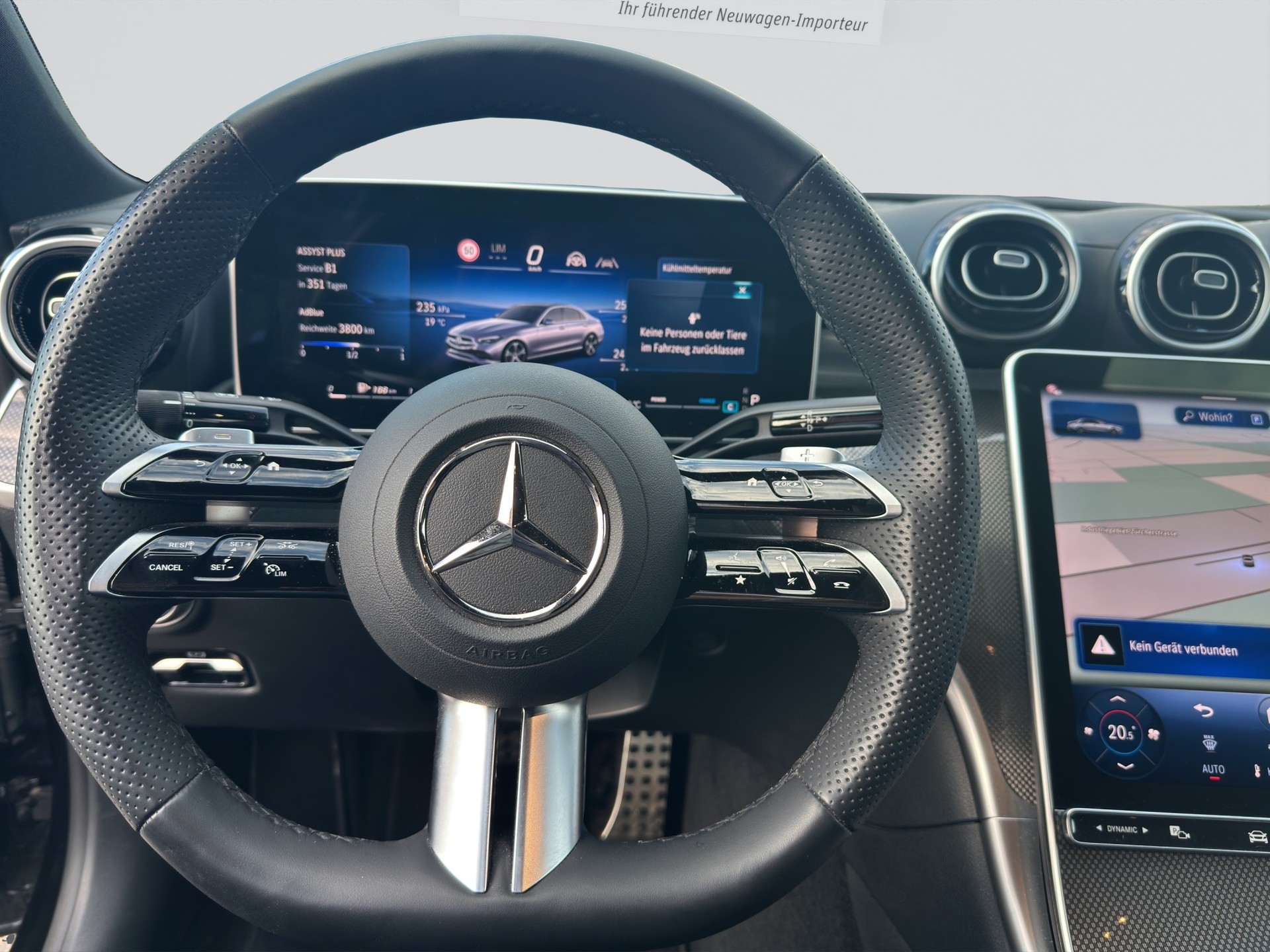 MERCEDES-BENZ C 300 d AMG Line-image-3