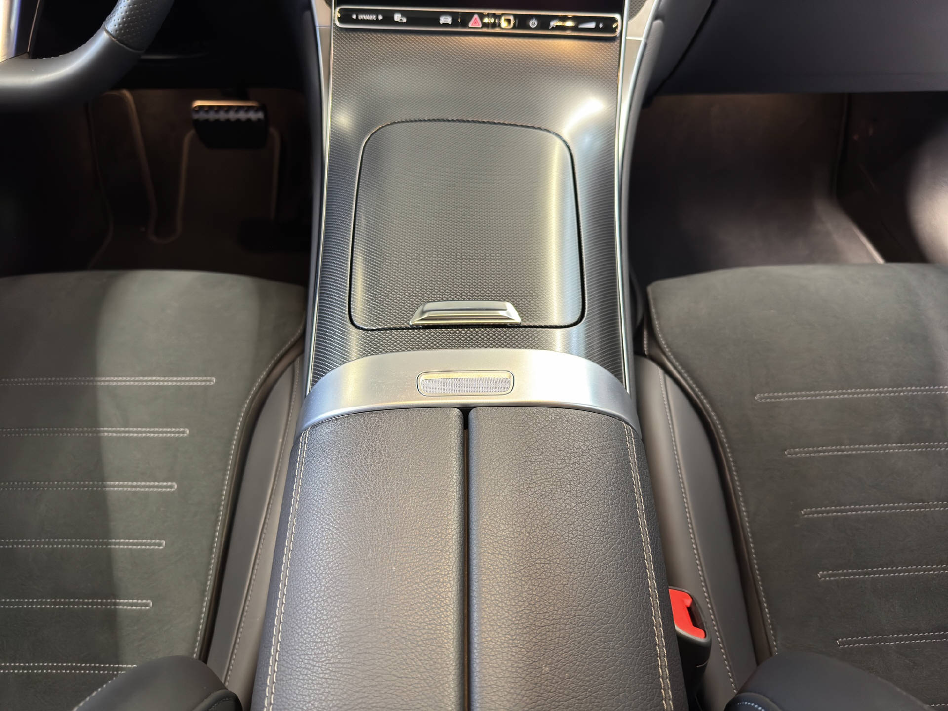 MERCEDES-BENZ GLC 300 AMG Line 4MATIC-image-10
