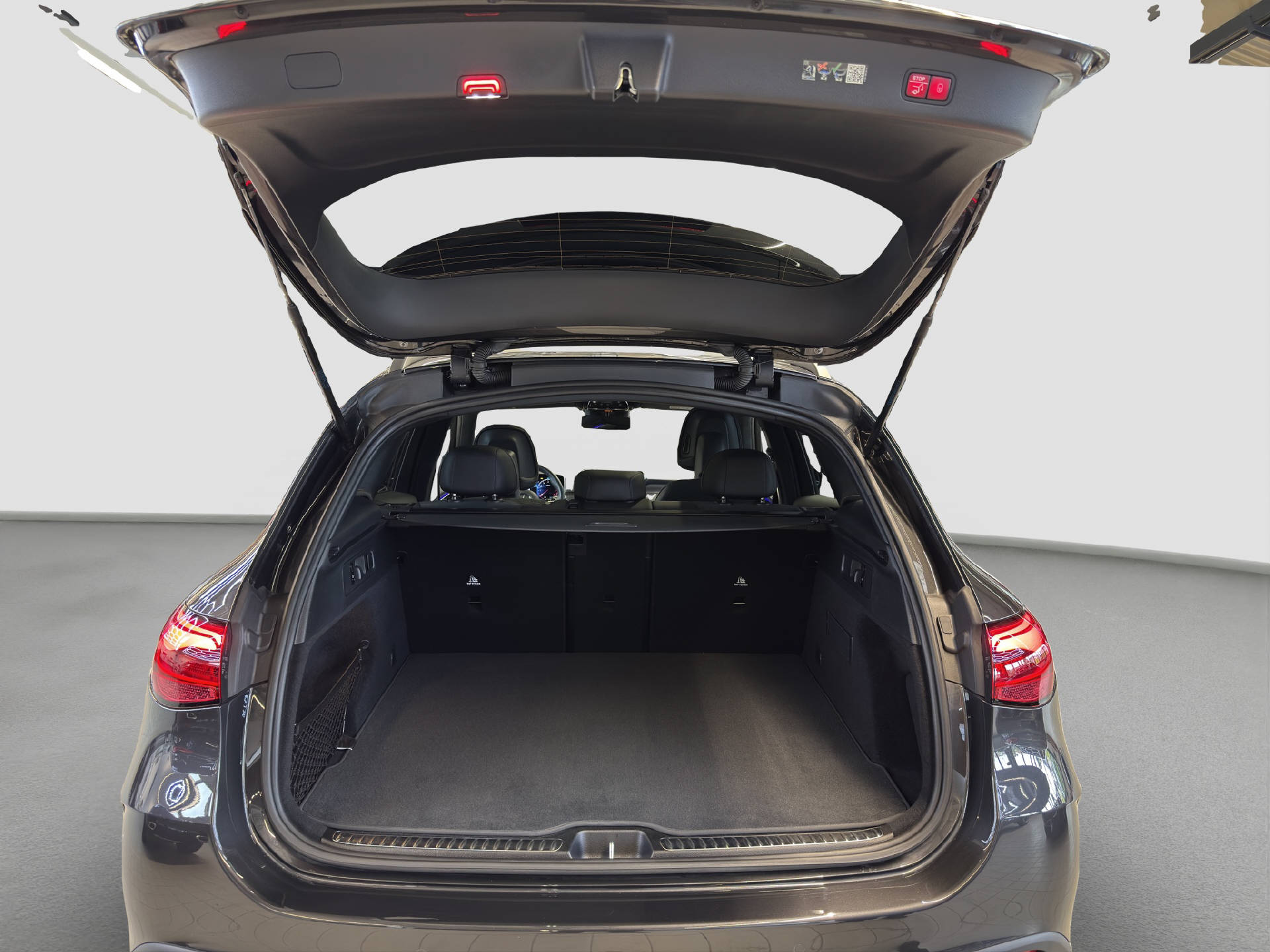 MERCEDES-BENZ GLC 300 AMG Line 4MATIC-image-14