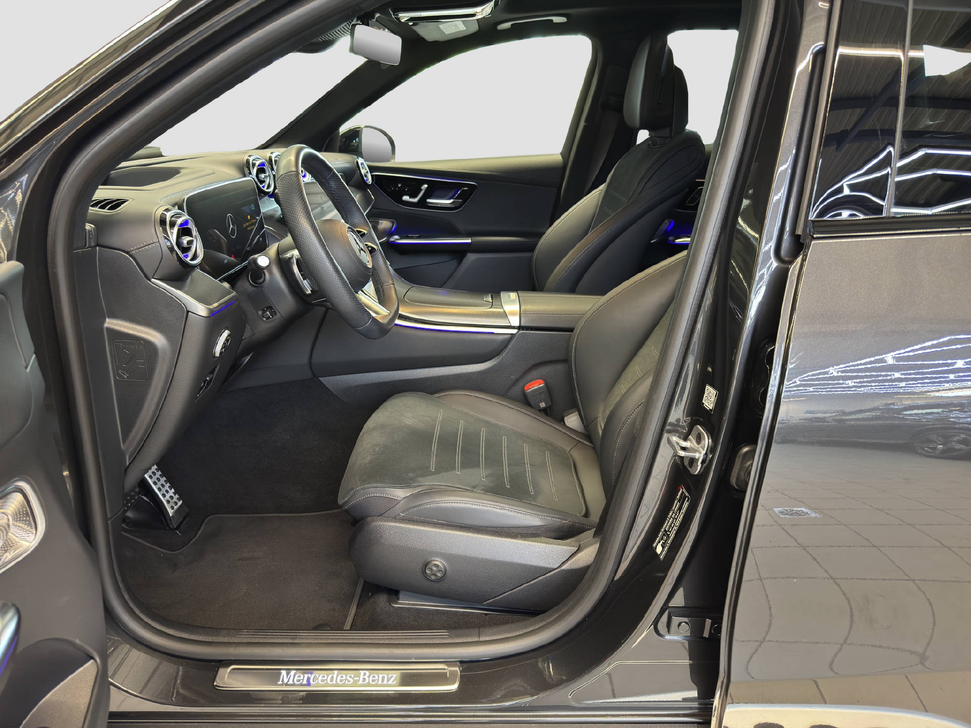 MERCEDES-BENZ GLC 300 AMG Line 4MATIC-image-6