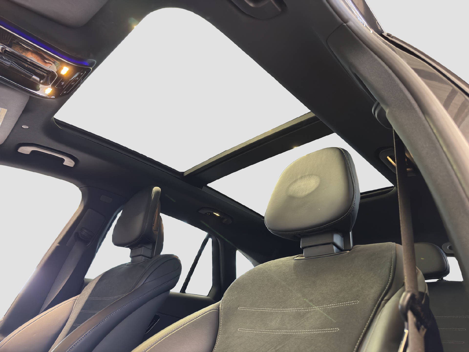 MERCEDES-BENZ GLC 300 AMG Line 4MATIC-image-11