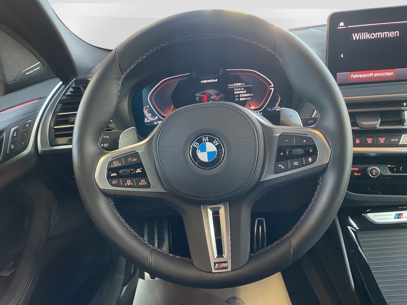 BMW X4 M40d-image-10