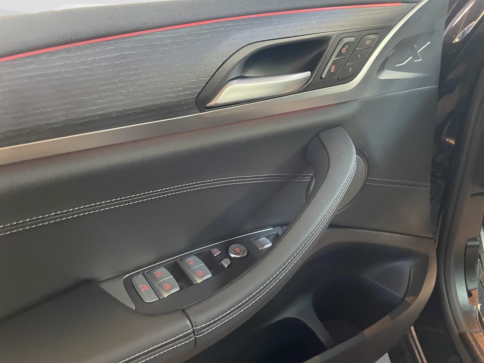 BMW X4 M40d-image-11
