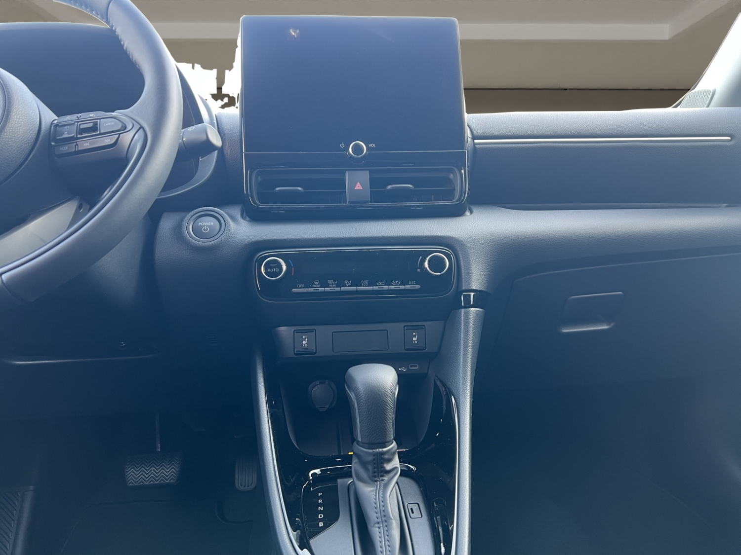 TOYOTA Yaris 1.5 VVT-i HSD Trend-image-12