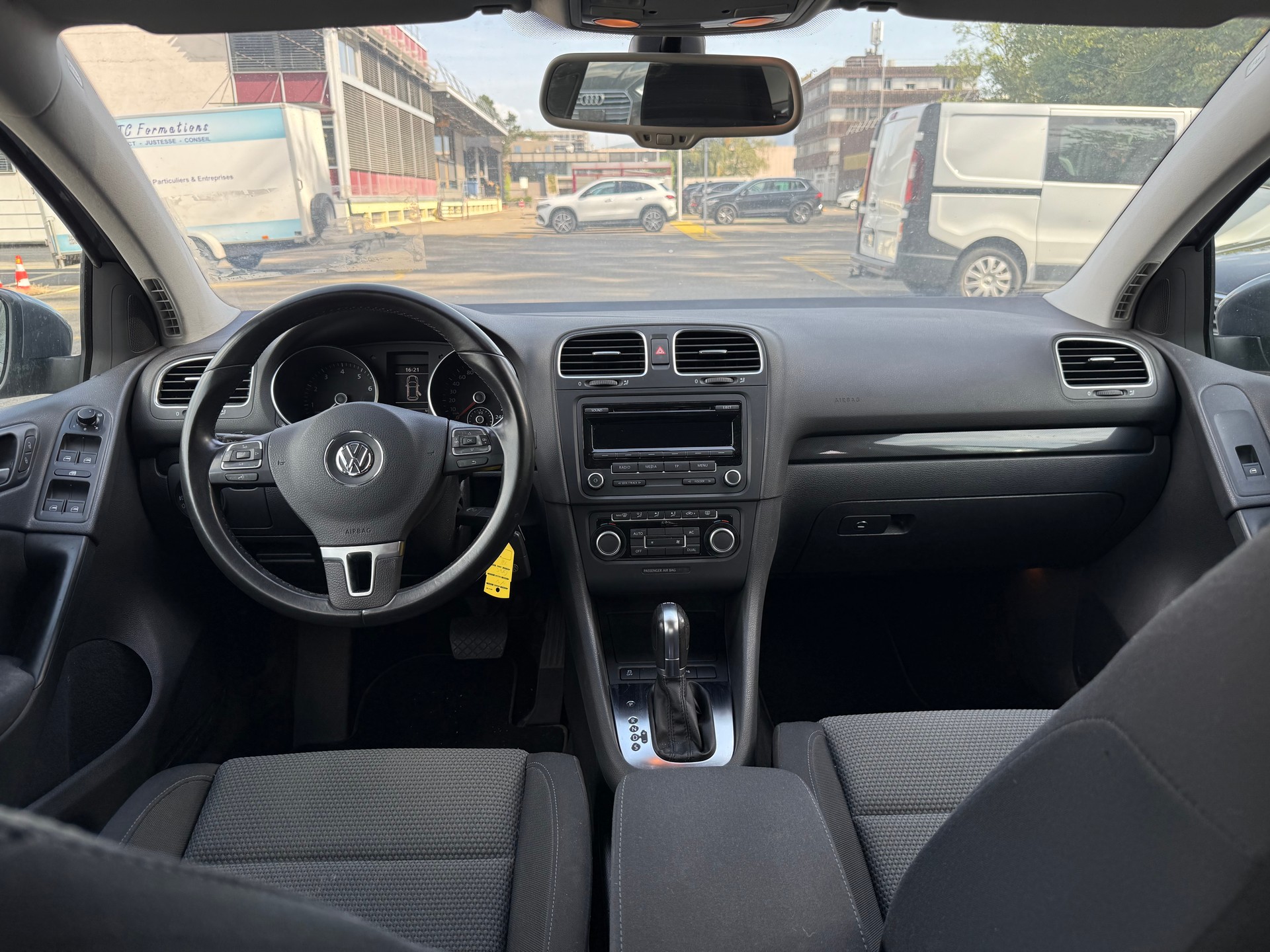 VW Golf 1.4 TSI Trendline DSG-image-7