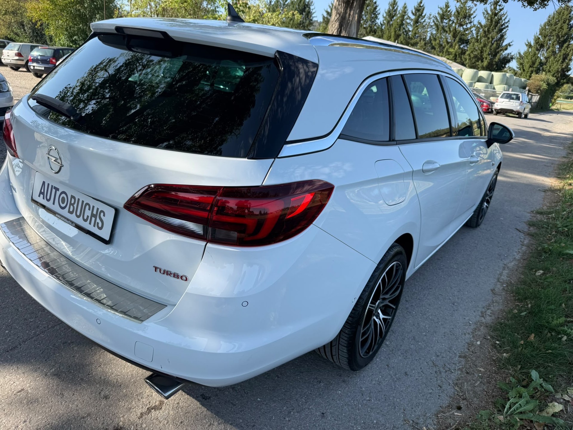 OPEL Astra Sports Tourer 1.6i Turbo Excellence-image-5