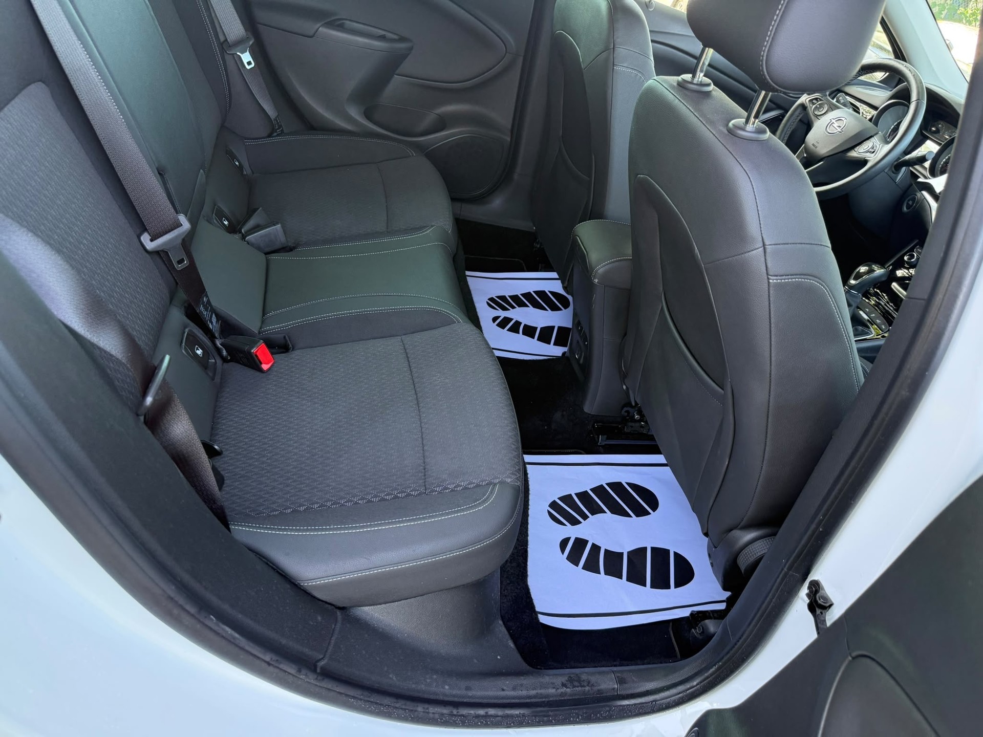 OPEL Astra Sports Tourer 1.6i Turbo Excellence-image-9