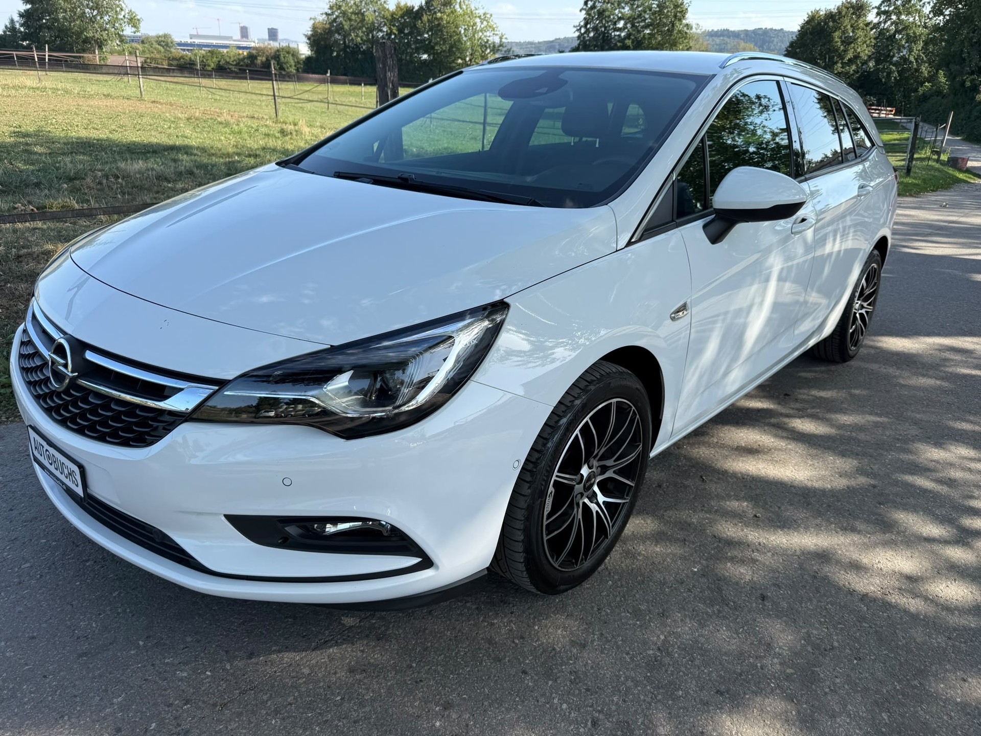 OPEL Astra Sports Tourer 1.6i Turbo Excellence-image-2