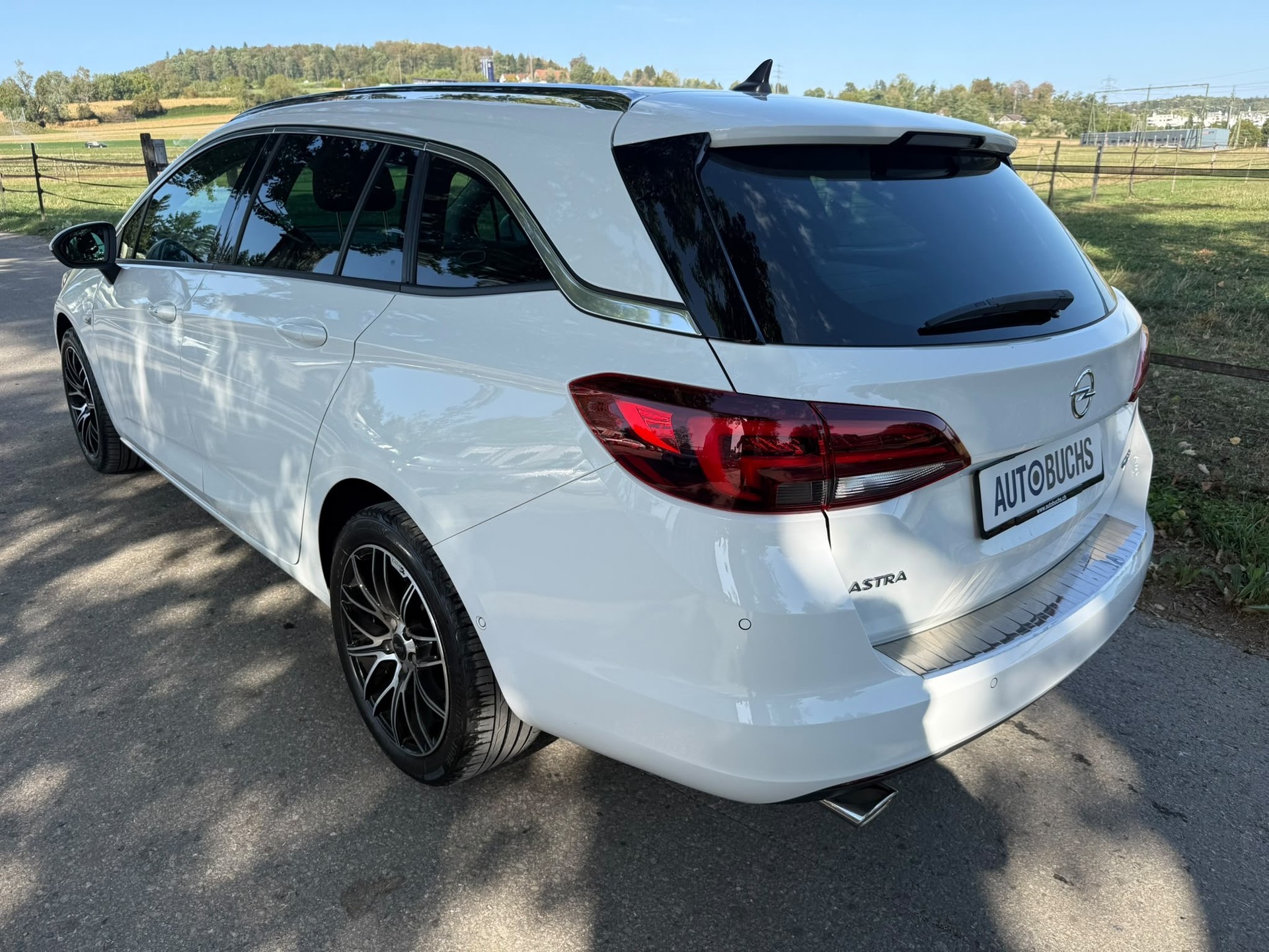 OPEL Astra Sports Tourer 1.6i Turbo Excellence-image-3