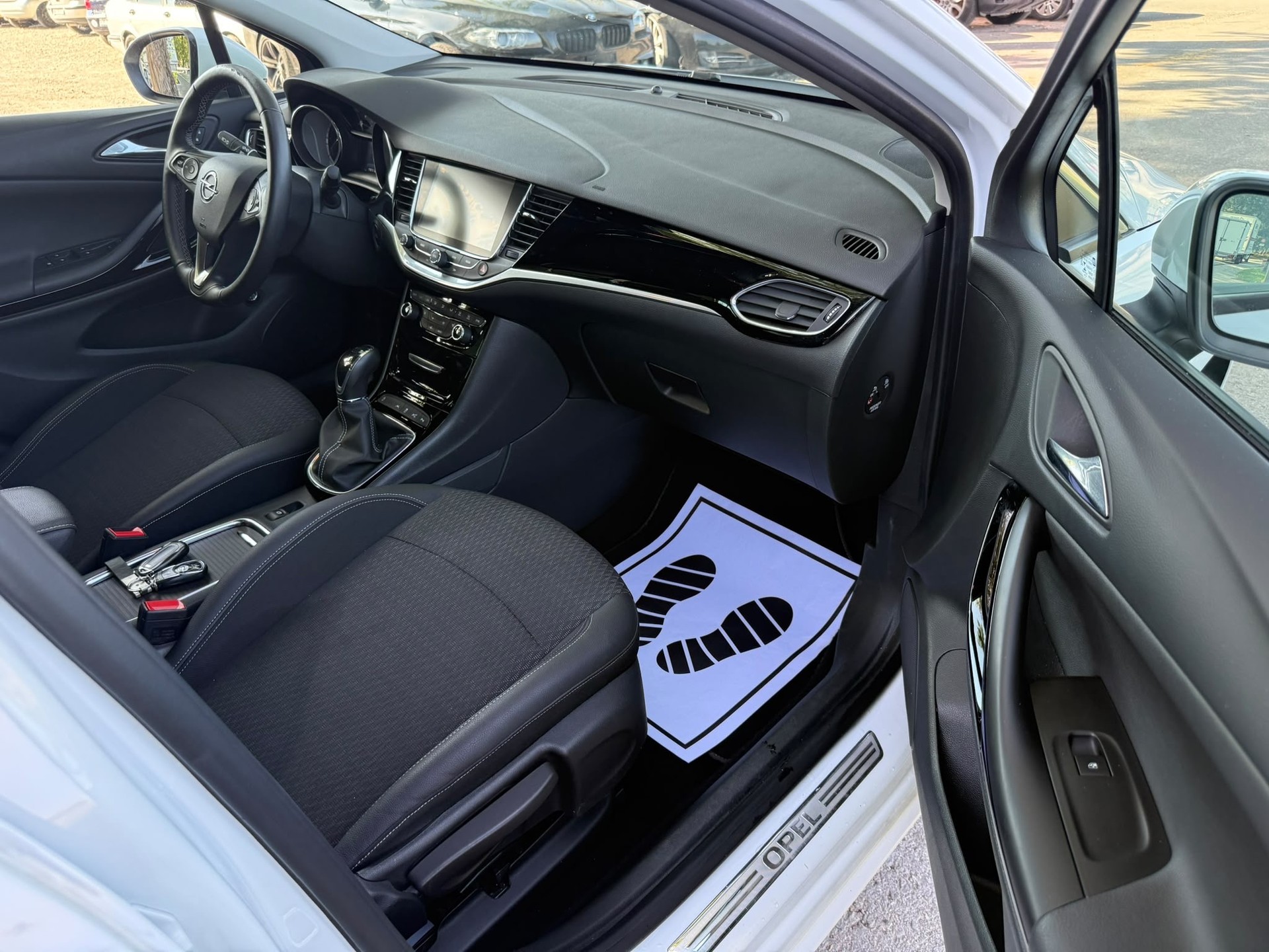 OPEL Astra Sports Tourer 1.6i Turbo Excellence-image-8