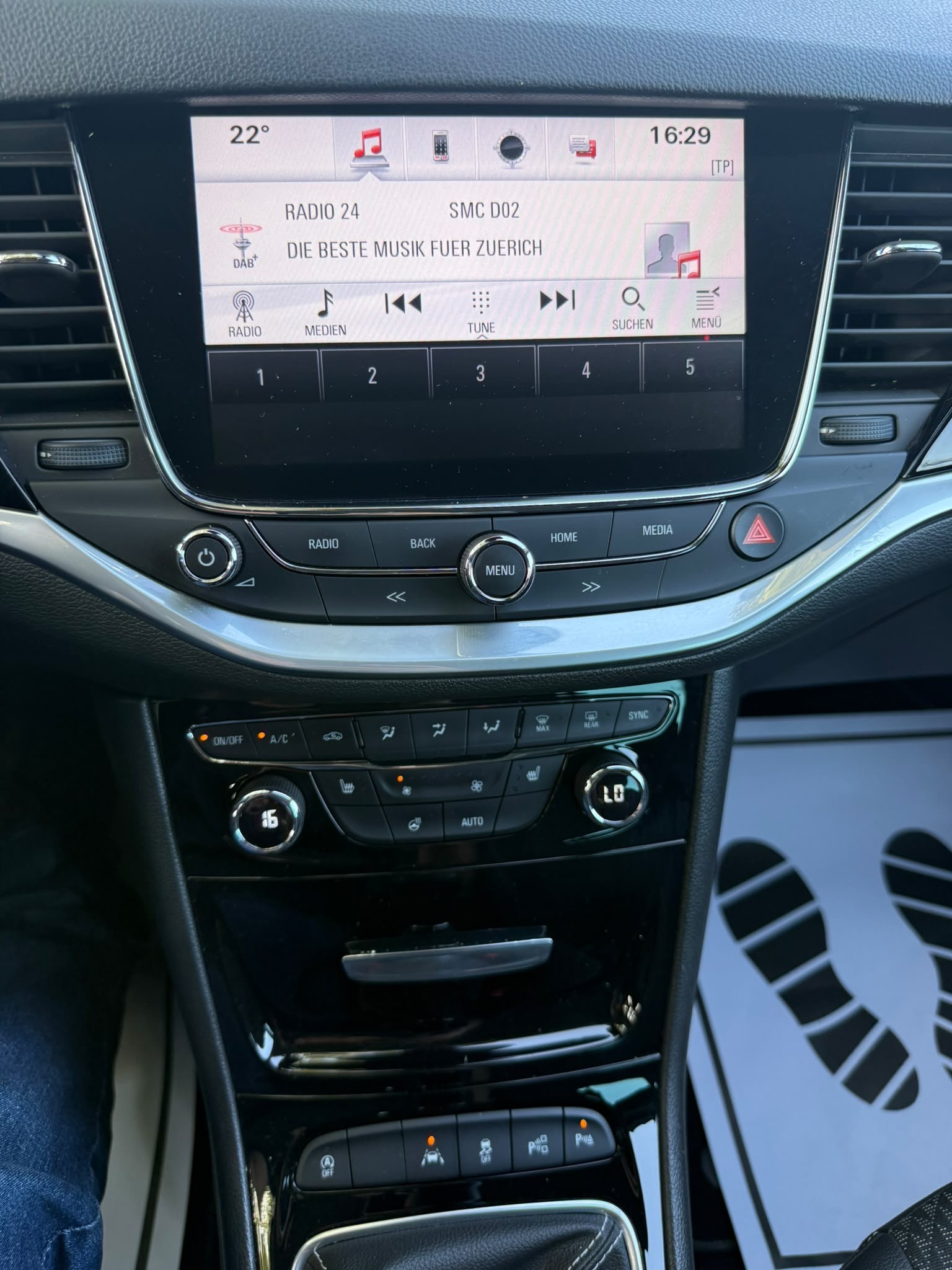 OPEL Astra Sports Tourer 1.6i Turbo Excellence-image-7