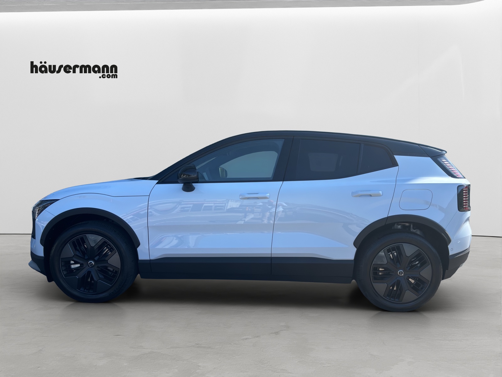VOLVO EX30 CC P8 Ultra AWD-image-1