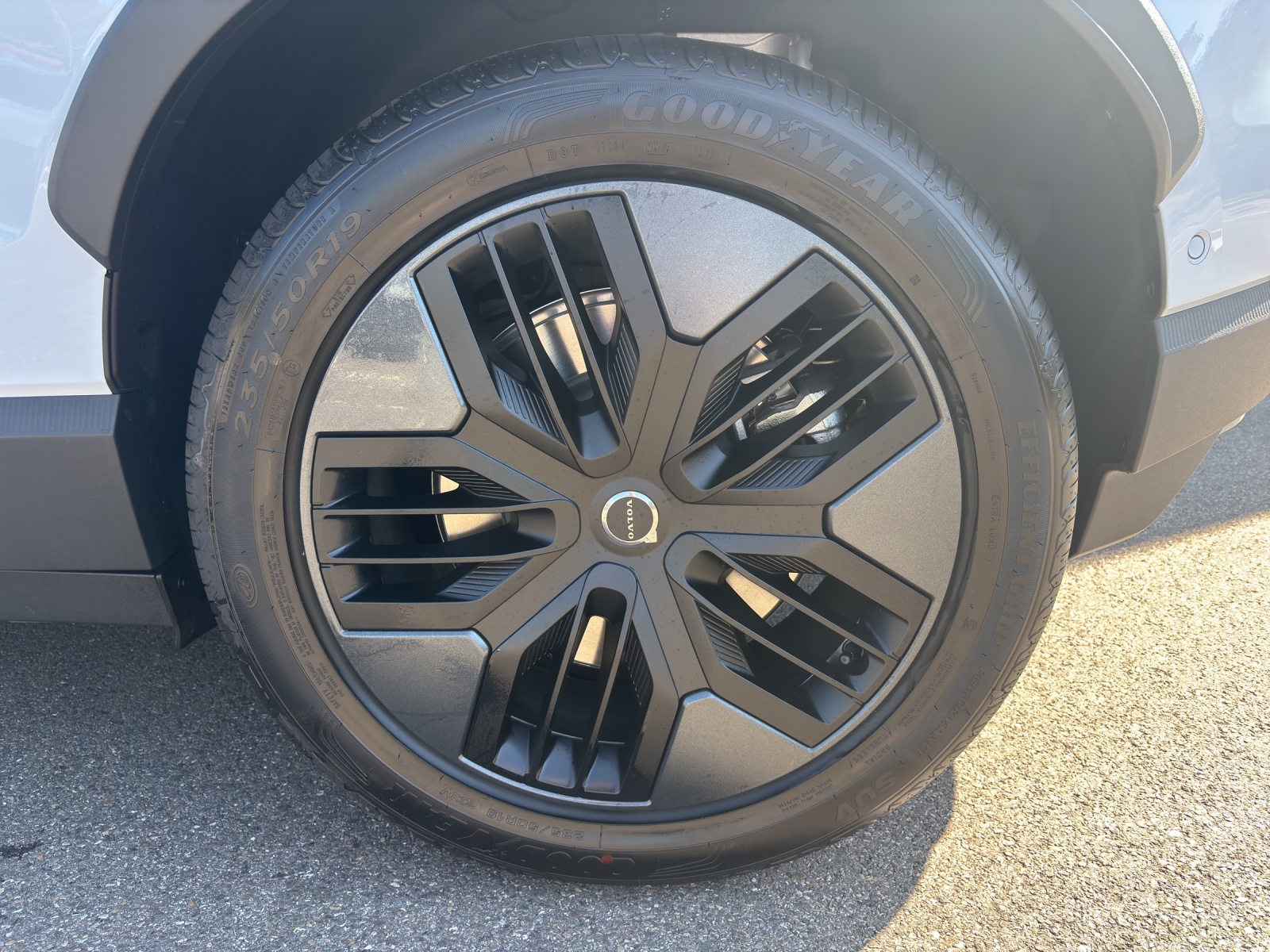 VOLVO EX30 CC P8 Ultra AWD-image-15