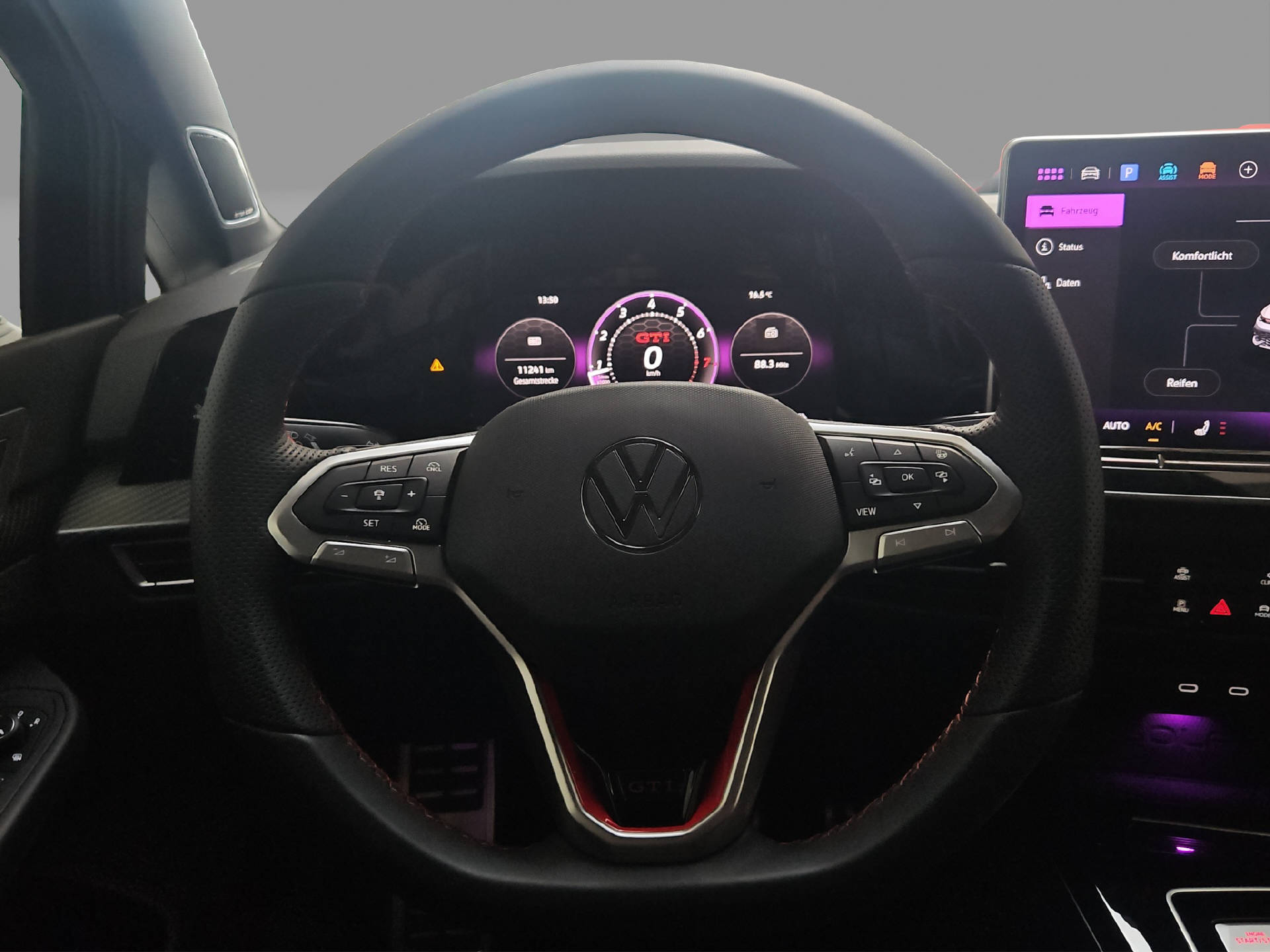 VW Golf VIII 2.0 TSI GTI Clubsport DSG-image-7