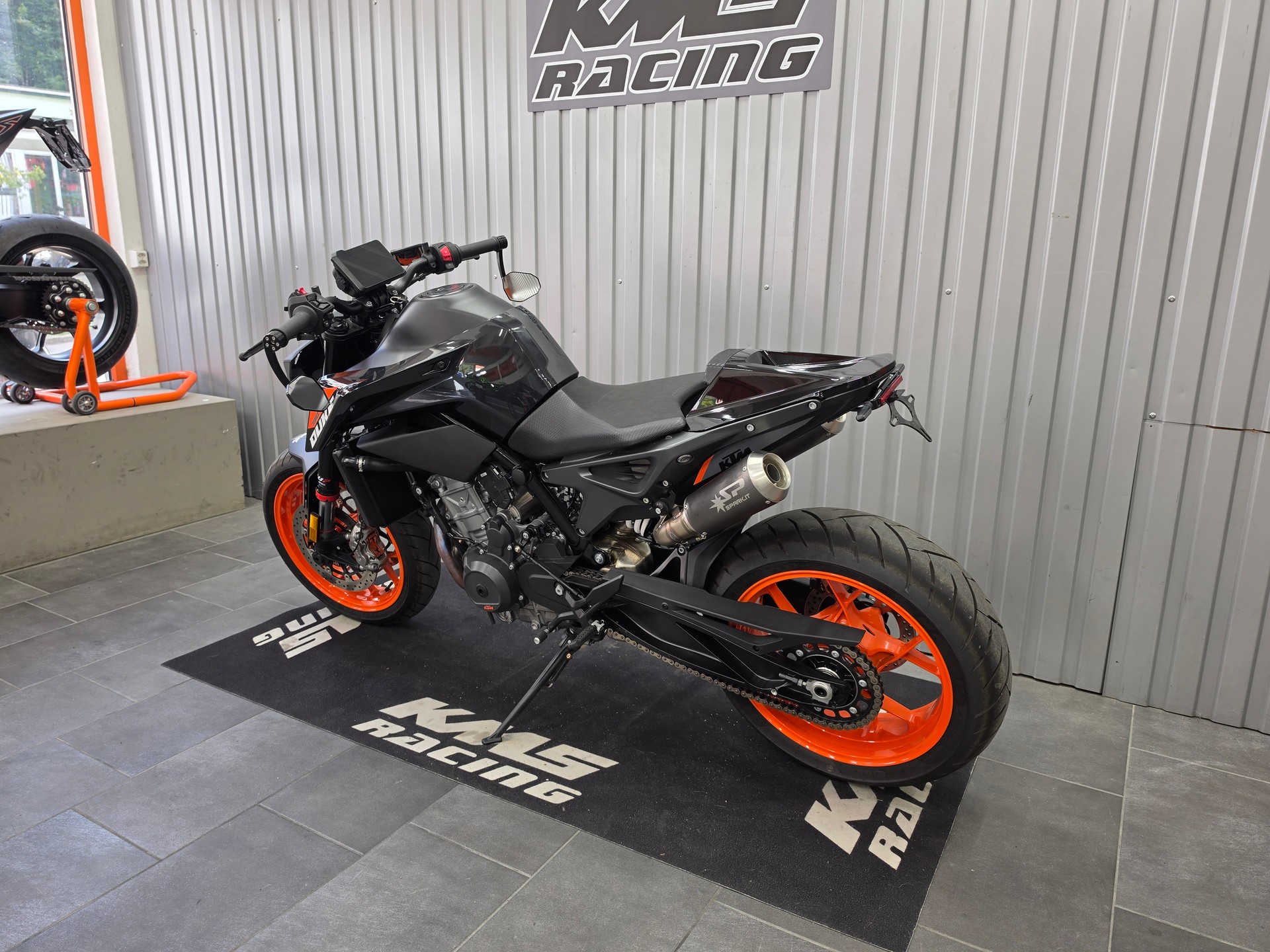 KTM 790 Duke-showroom-element-3