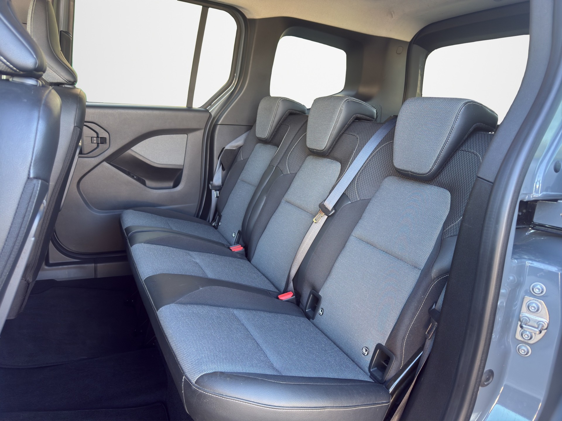 RENAULT Kangoo 1.3 TCe 130 PF Edition One-image-9