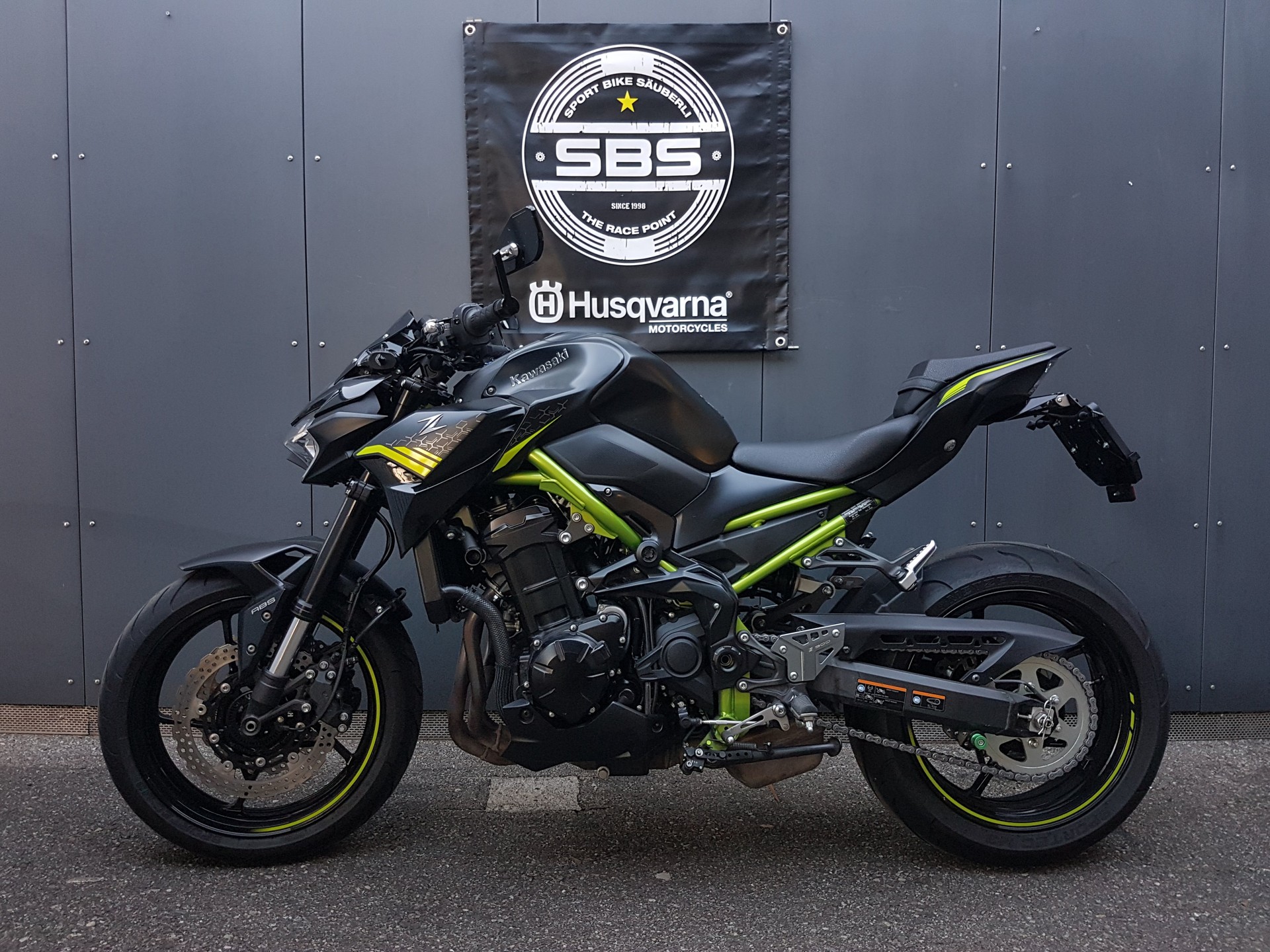 KAWASAKI Z 900 (70kW)-showroom-element-1