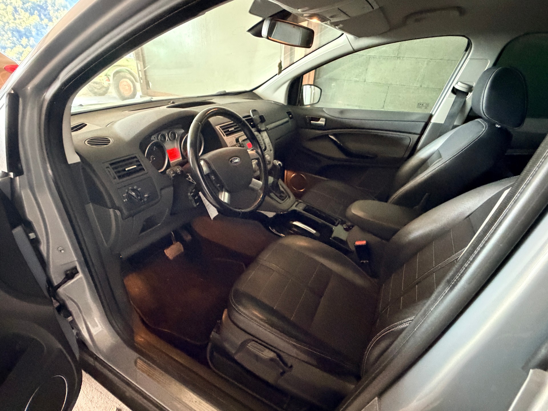FORD Kuga 2.0 TDCi Titanium 4WD PowerShift-image-4