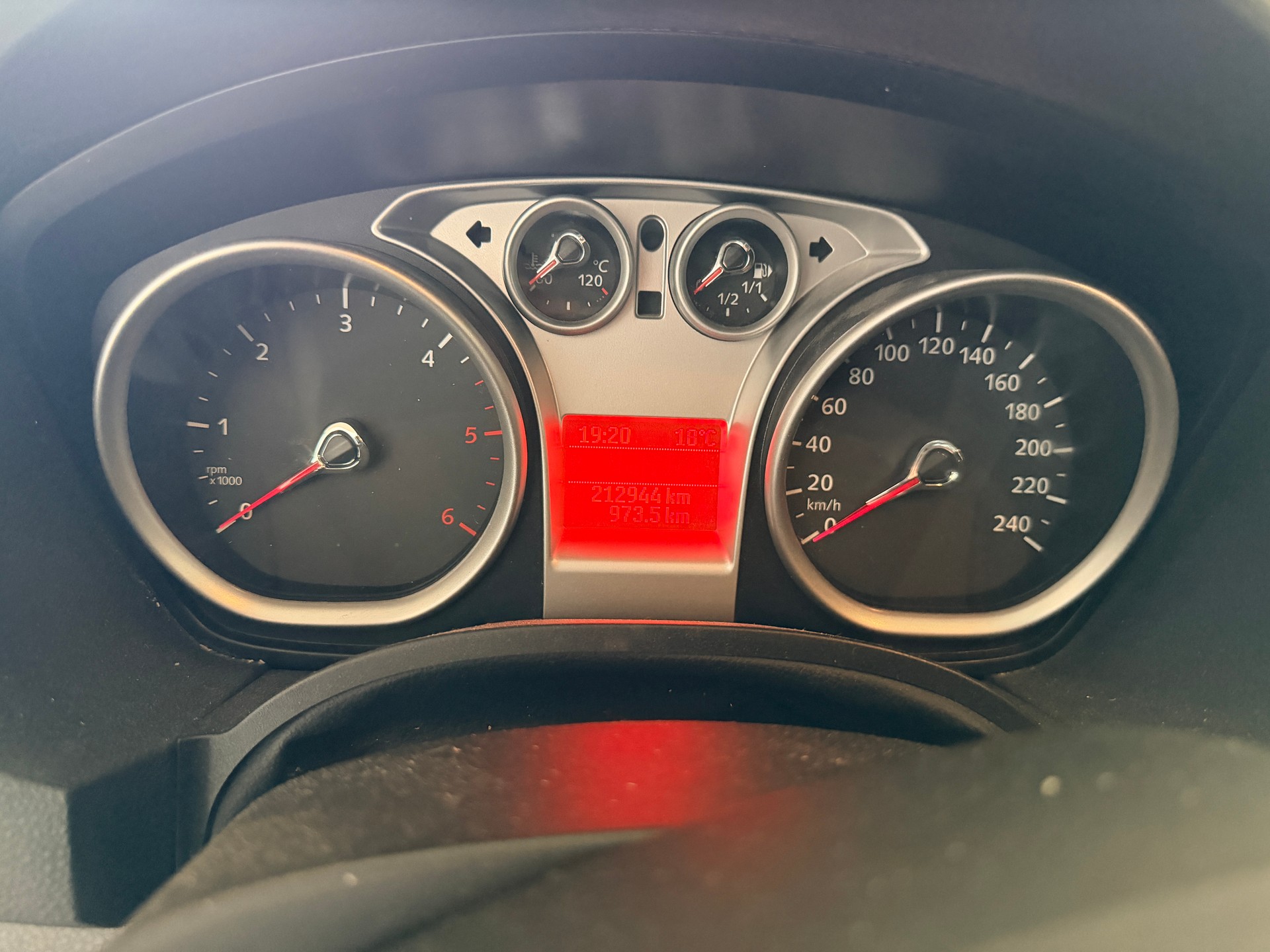 FORD Kuga 2.0 TDCi Titanium 4WD PowerShift-image-2