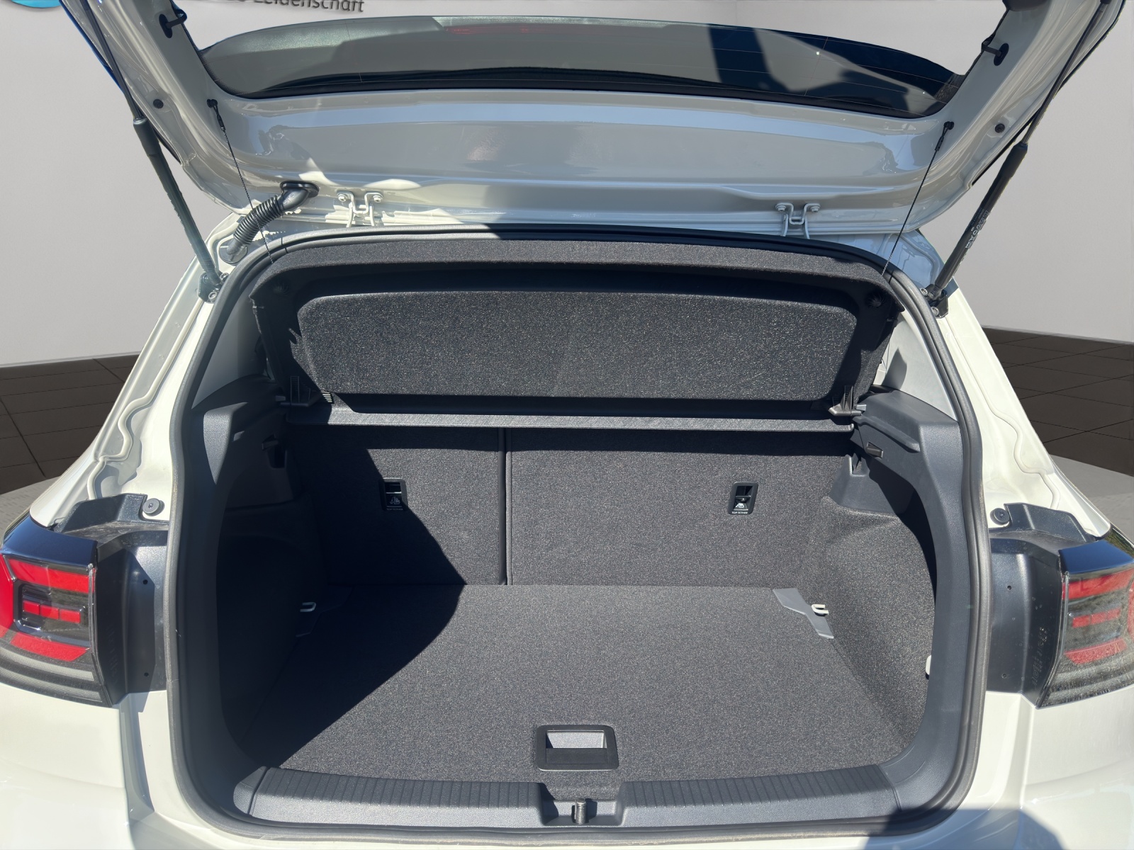 VW T-Cross 1.0 TSI EVO Life DSG-image-5