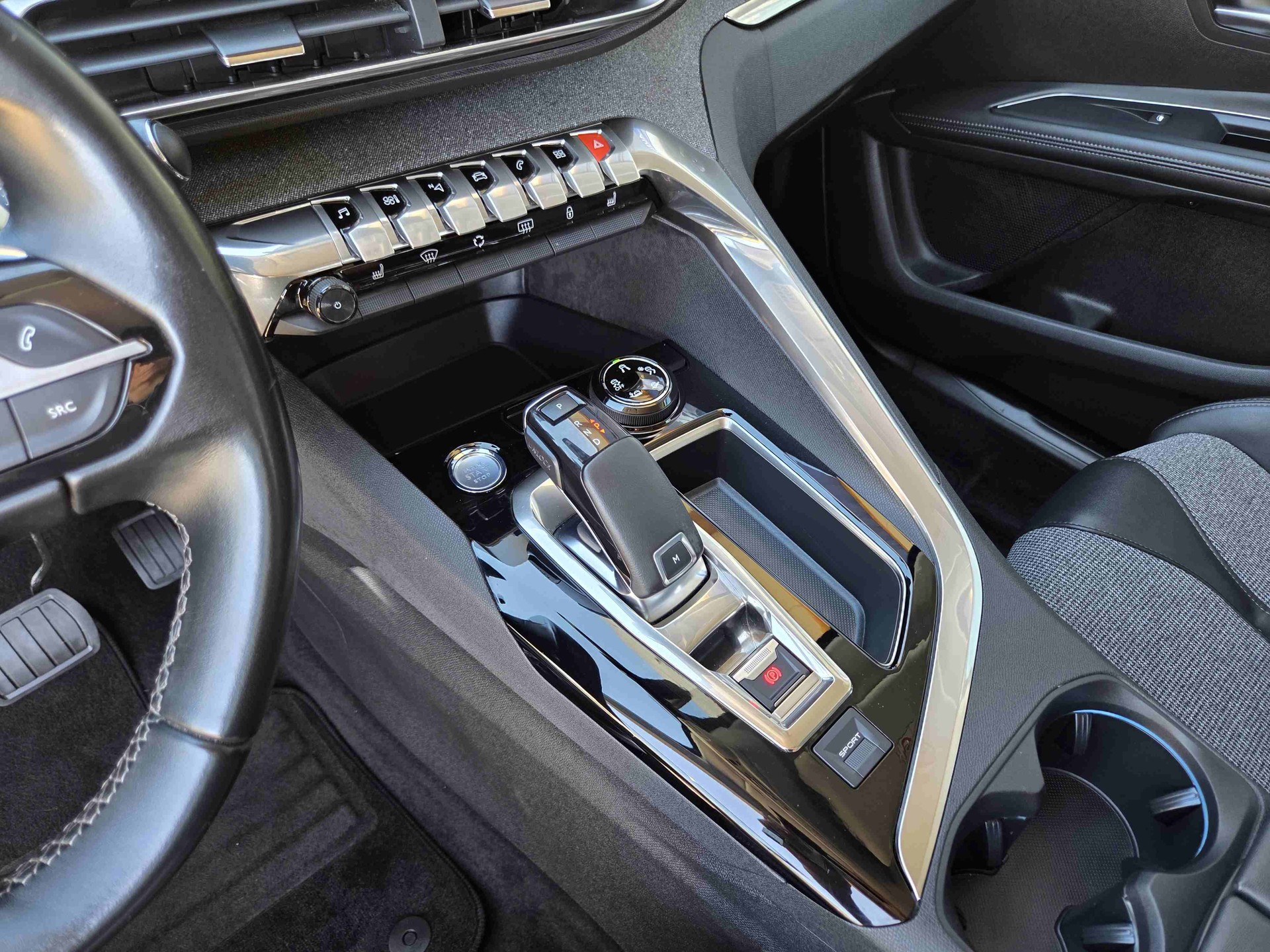 PEUGEOT 5008 1.5 BlueHDi Allure 7-Plätzer-image-13