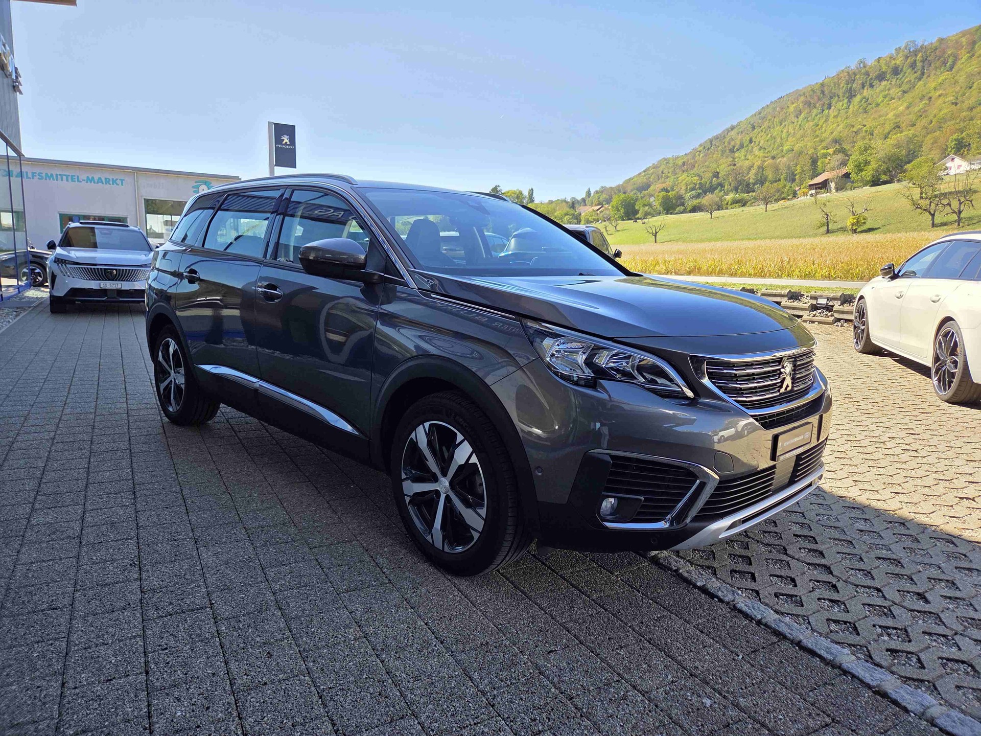 PEUGEOT 5008 1.5 BlueHDi Allure 7-Plätzer-image-5