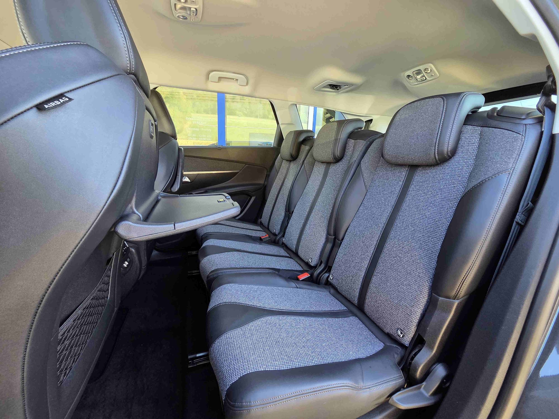 PEUGEOT 5008 1.5 BlueHDi Allure 7-Plätzer-image-8