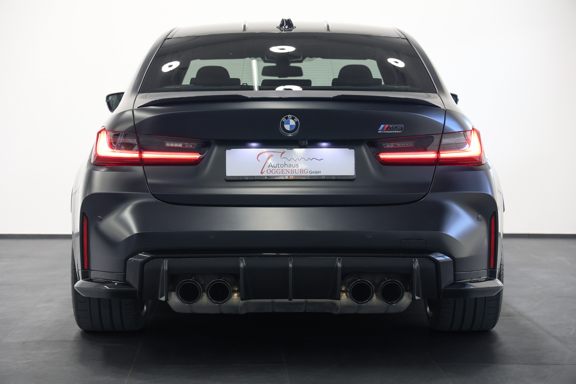 BMW M3 Competition M xDrive *FROZEN BLACK Lackierung*Carbon Schalensitze*BMW Werksgarantie bis 03.2029*-image-14
