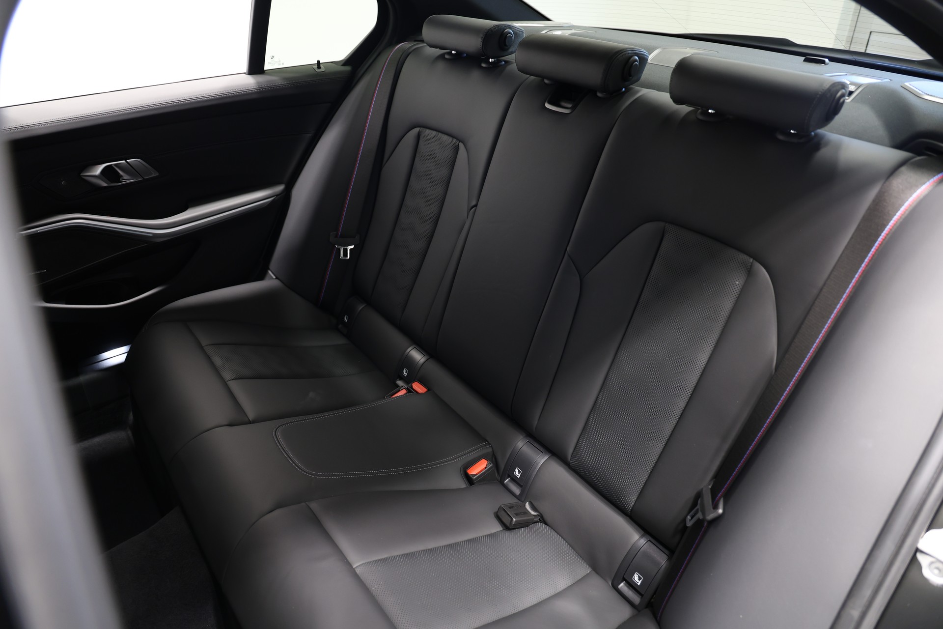 BMW M3 Competition M xDrive *FROZEN BLACK Lackierung*Carbon Schalensitze*BMW Werksgarantie bis 03.2029*-image-20
