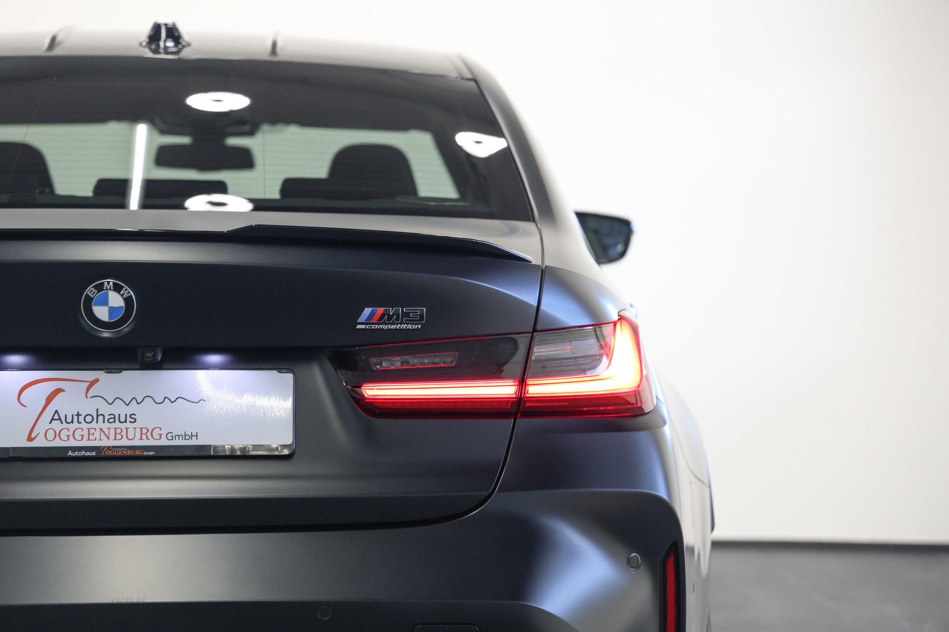 BMW M3 Competition M xDrive *FROZEN BLACK Lackierung*Carbon Schalensitze*BMW Werksgarantie bis 03.2029*-image-15