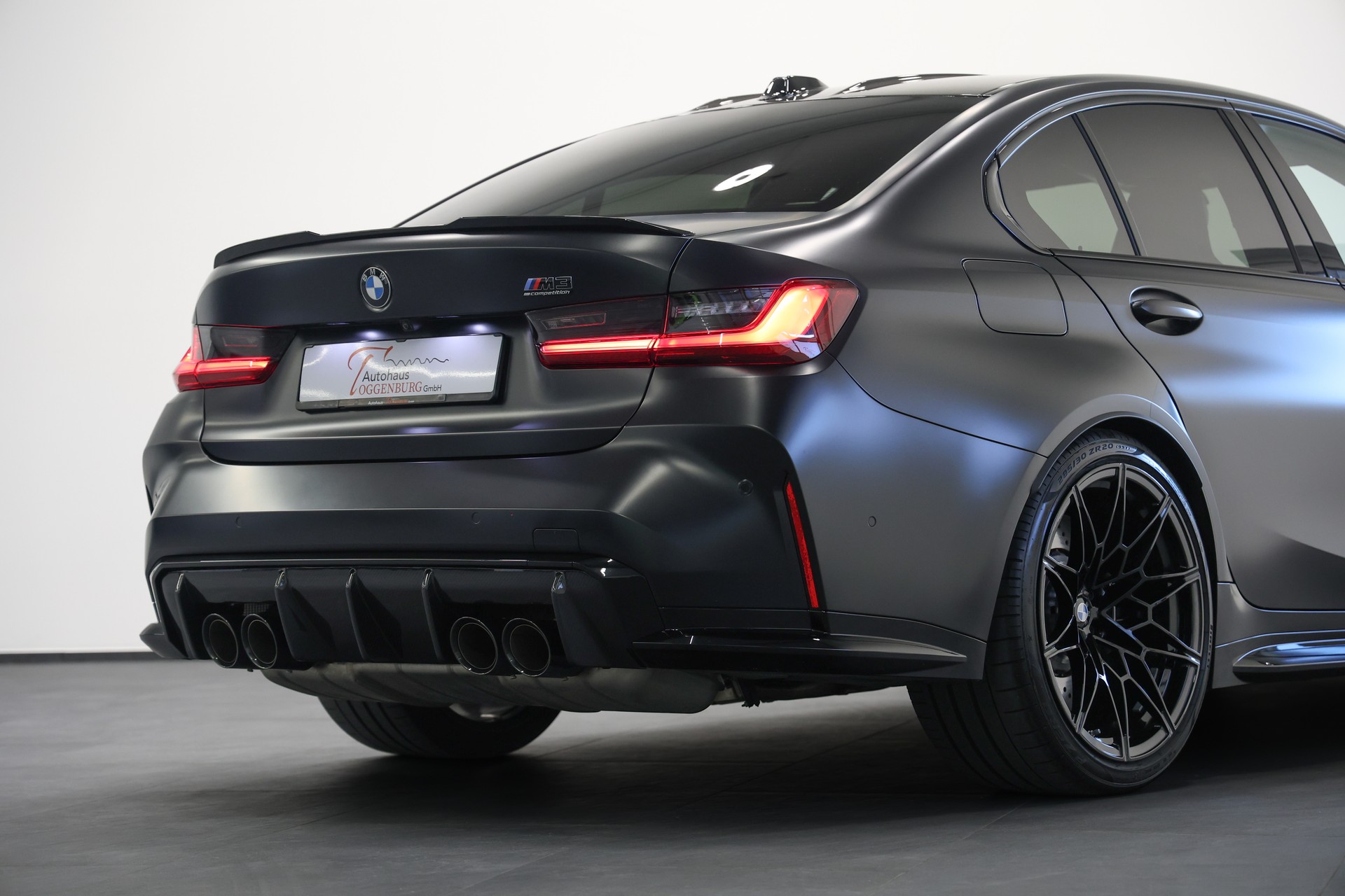 BMW M3 Competition M xDrive *FROZEN BLACK Lackierung*Carbon Schalensitze*BMW Werksgarantie bis 03.2029*-image-17