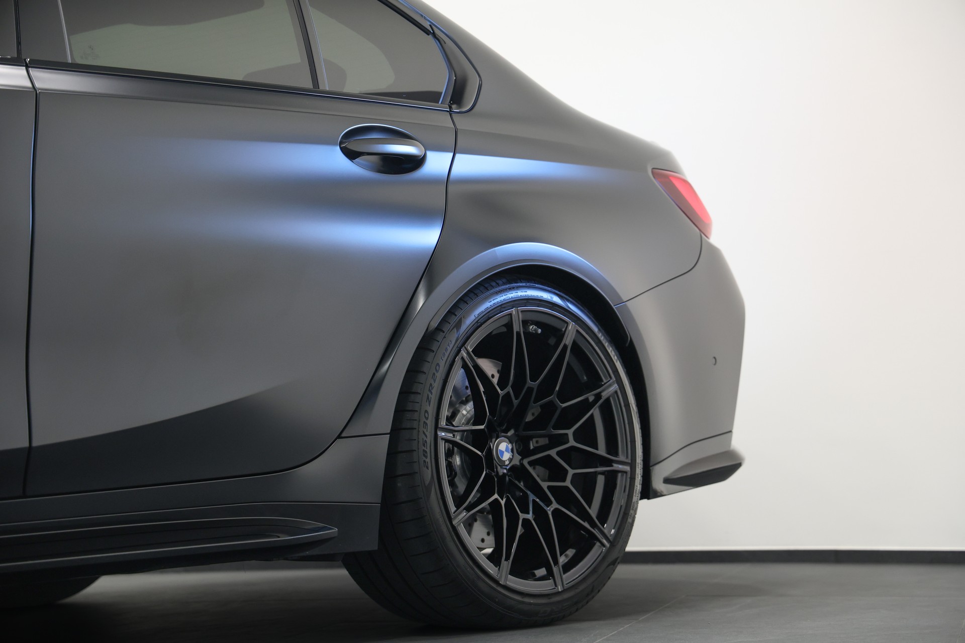 BMW M3 Competition M xDrive *FROZEN BLACK Lackierung*Carbon Schalensitze*BMW Werksgarantie bis 03.2029*-image-10