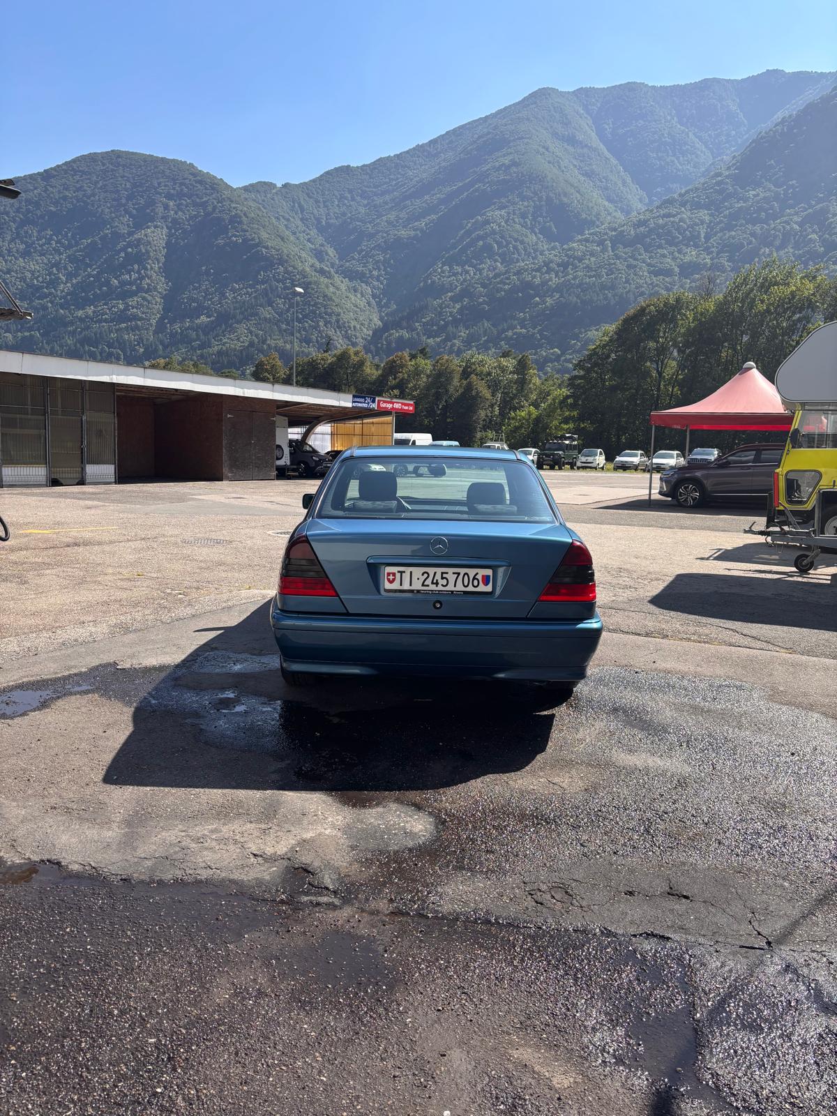 MERCEDES-BENZ C 180 Classic-image-3