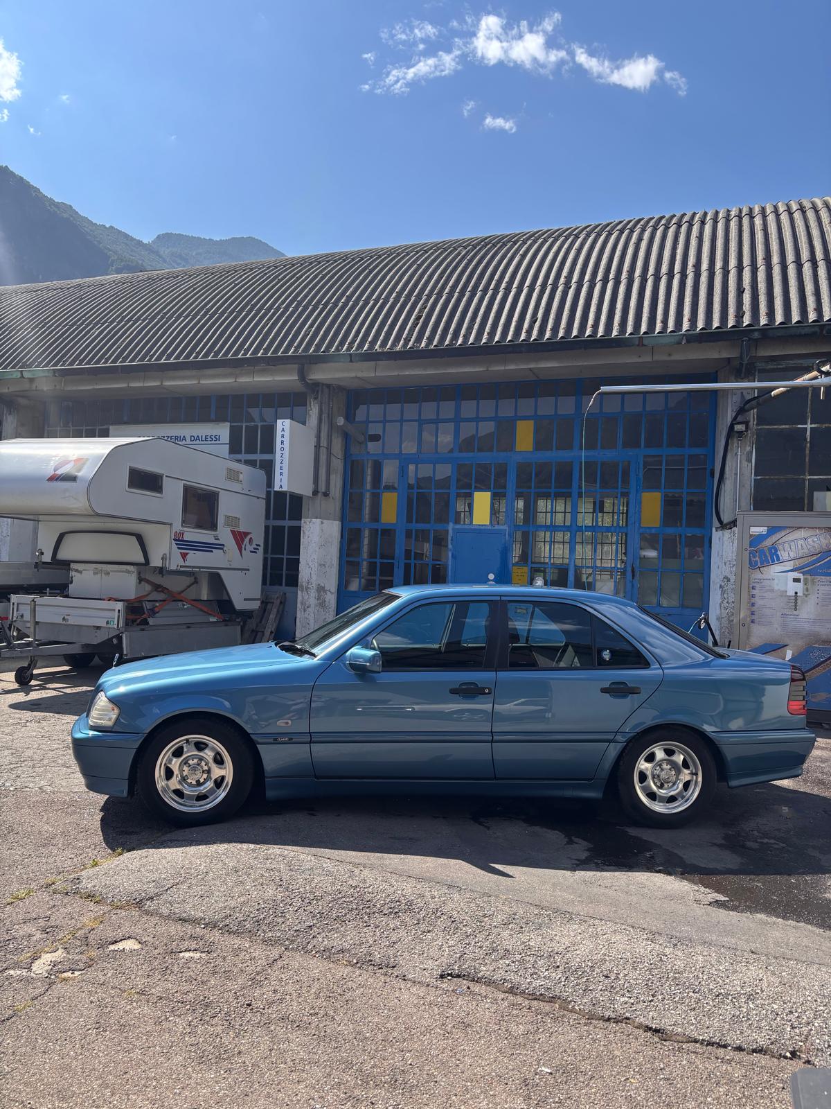 MERCEDES-BENZ C 180 Classic-image-5