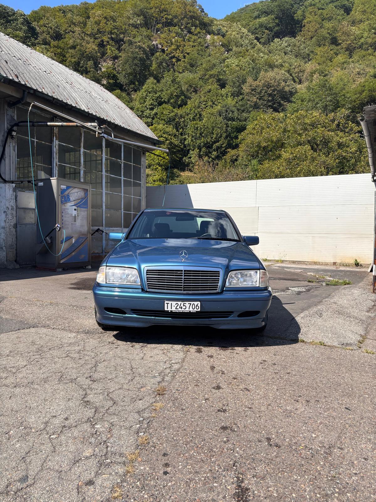 MERCEDES-BENZ C 180 Classic-image-7