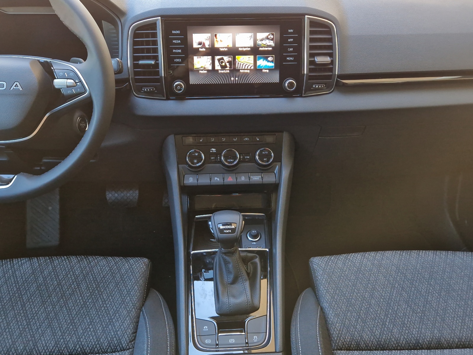 SKODA Karoq 2.0 TDI CR Selection 4x4 DSG-image-10