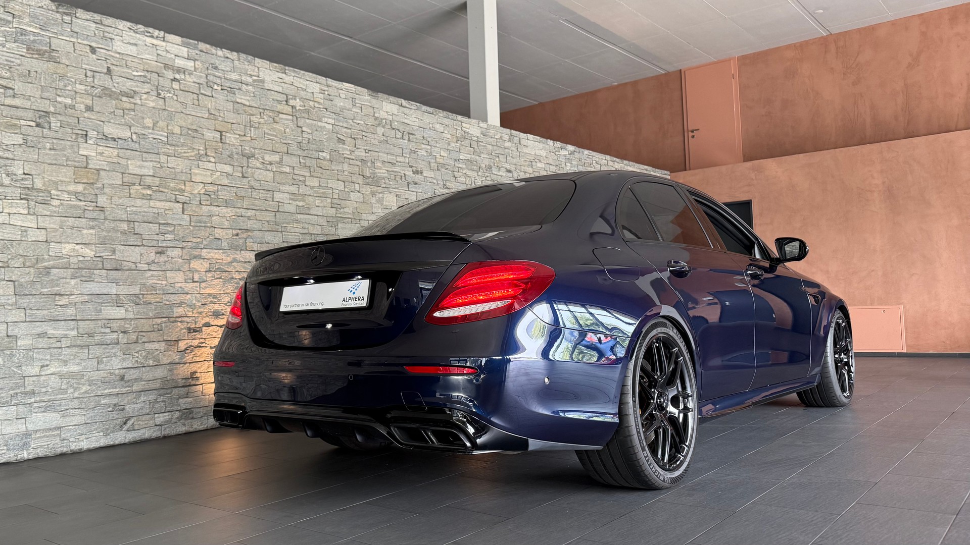 MERCEDES-BENZ E 63 AMG S 4Matic Speedshift MCT-image-2