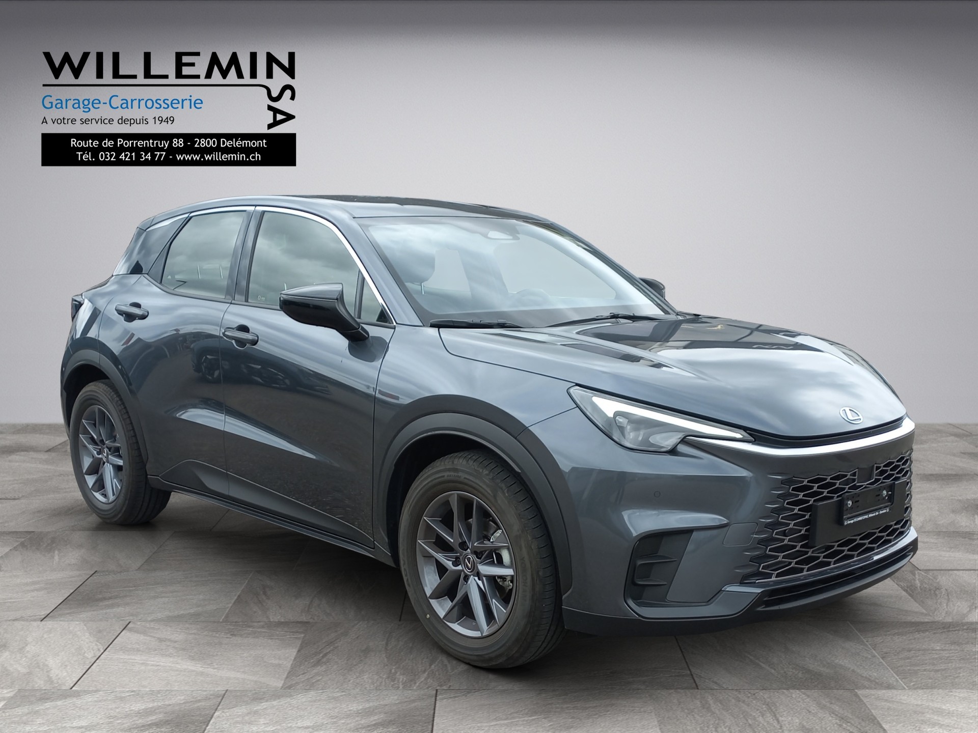 LEXUS LBX FWD Impression CVT-image-3