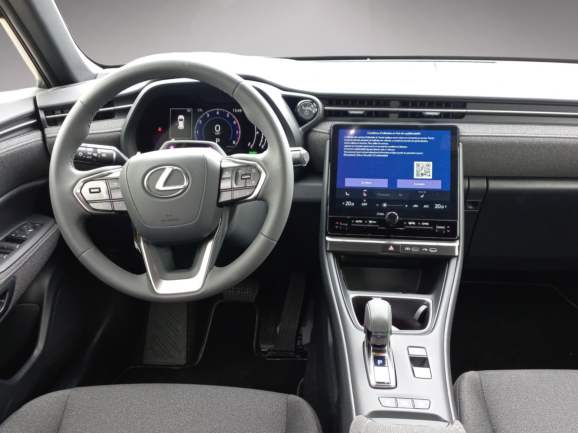 LEXUS LBX FWD Impression CVT-image-12