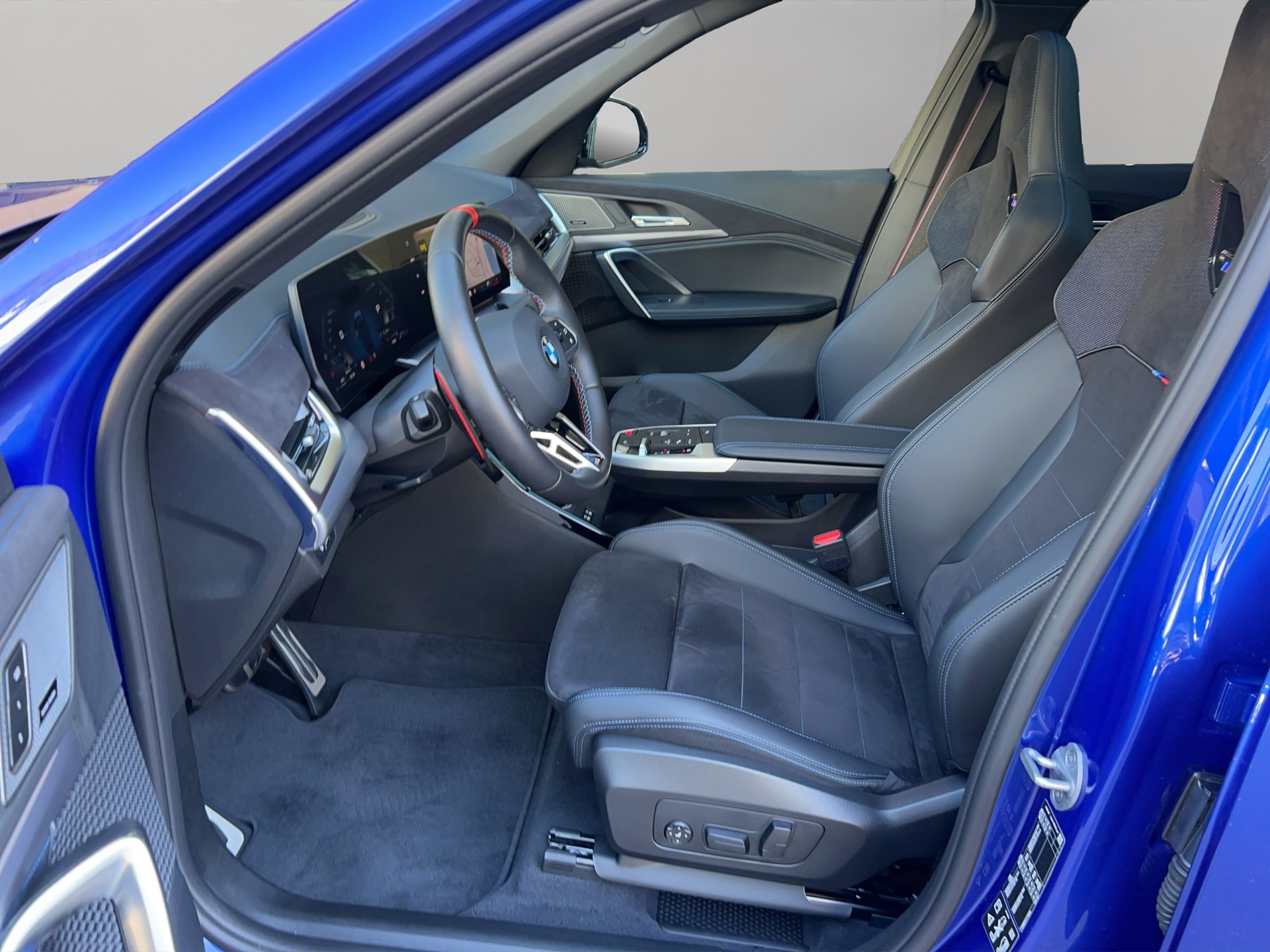 BMW X1 xDrive M35i-image-10